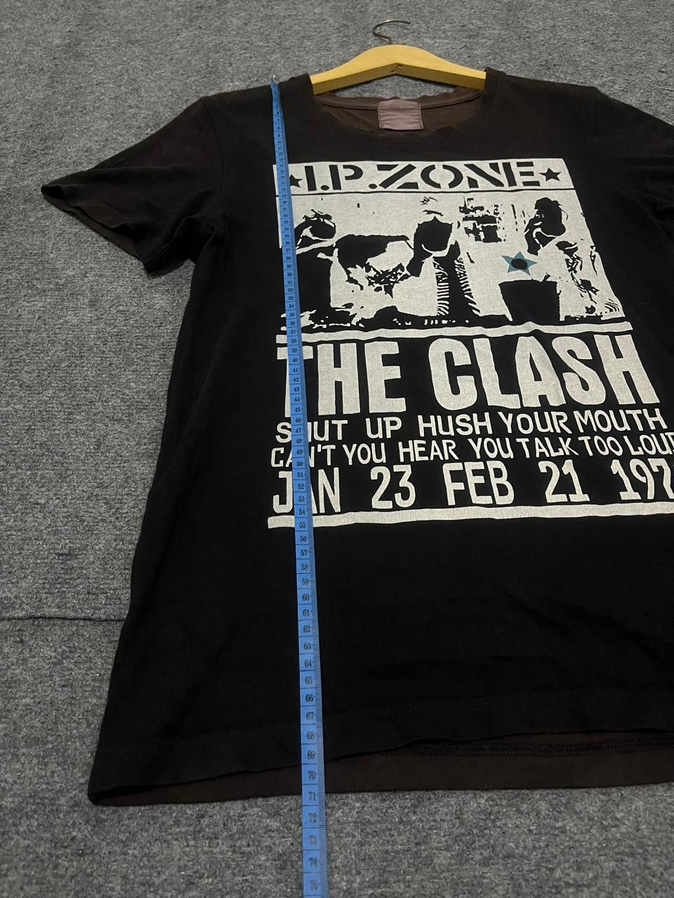 Band Tees The Clash I.P ZONE vintage y2k Size US M / EU 48-50 / 2 - 6 Thumbnail