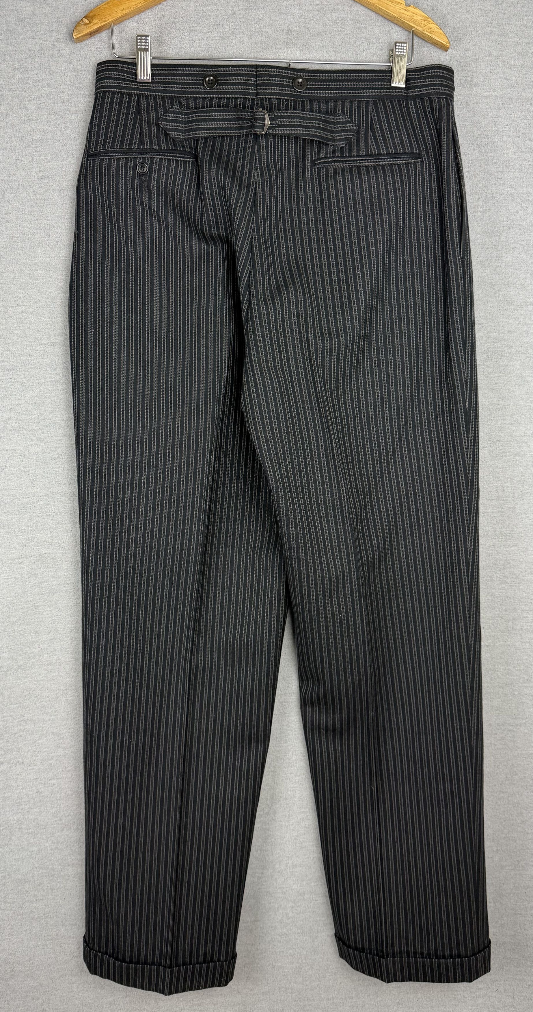 Polo Ralph Lauren Polo Ralph Lauren Mens Pinstripe Pleated Buckleback 32x32 Size US 32 / EU 48 - 2 Thumbnail