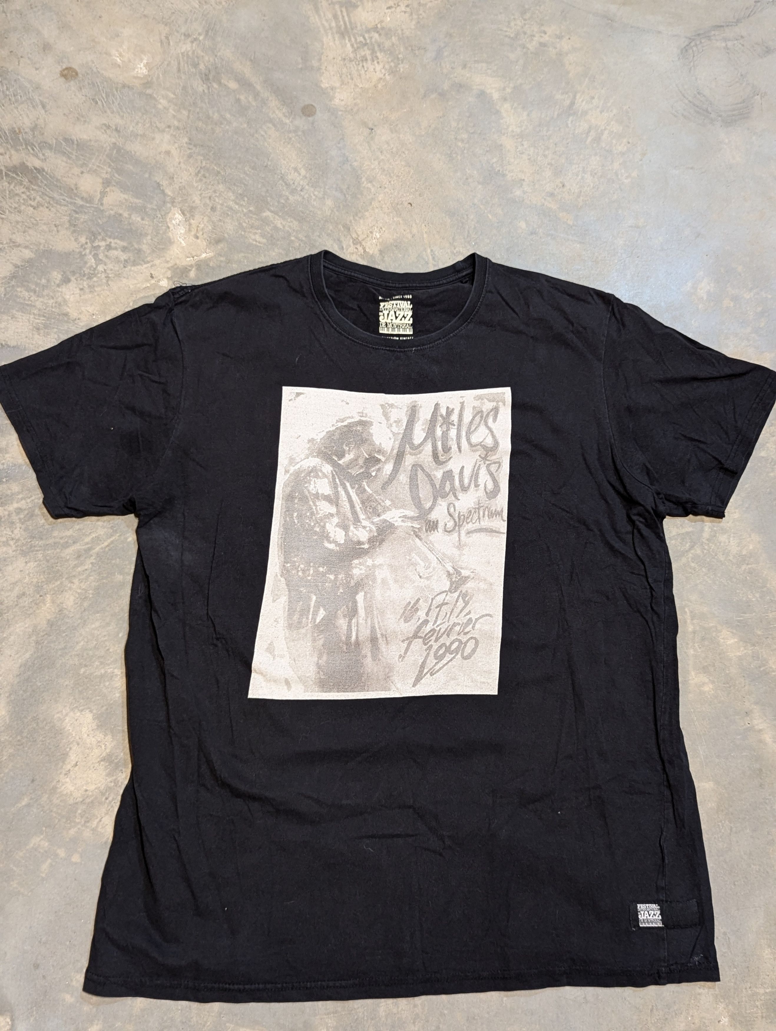 Band Tees Miles Davis at Montreal Jazz Festival Size US XXL / EU 58 / 5 - 1 Thumbnail