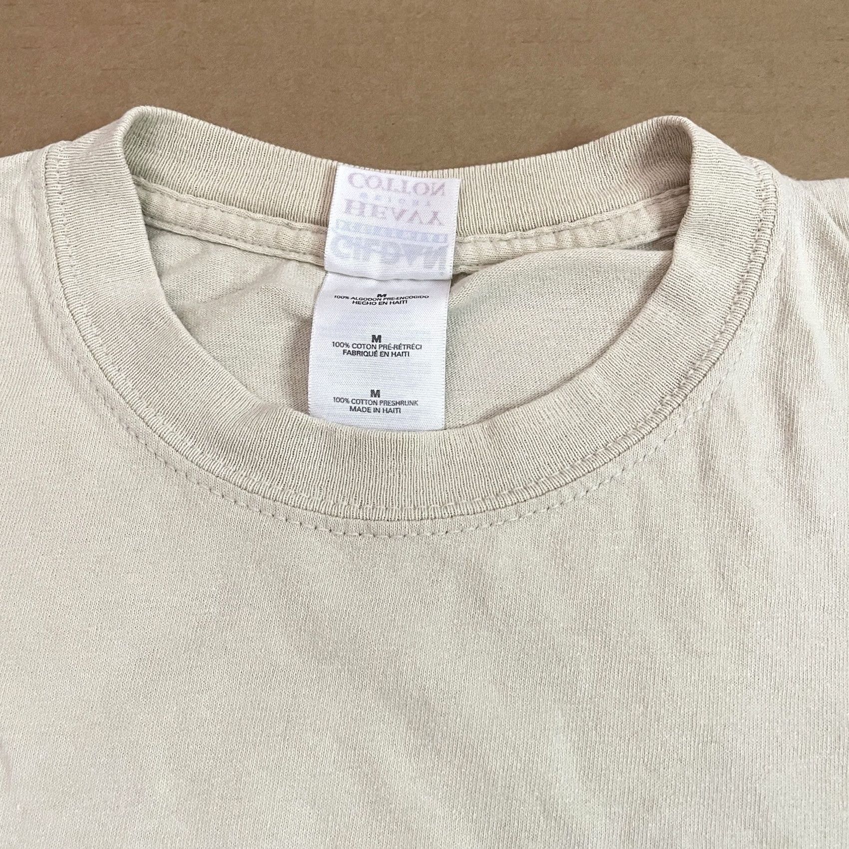 Gildan VINTAGE Canada Shirt Adult Medium Brown Outdoors Wolf Maple Leaf Mens Tee Size US M / EU 48-50 / 2 - 5 Thumbnail