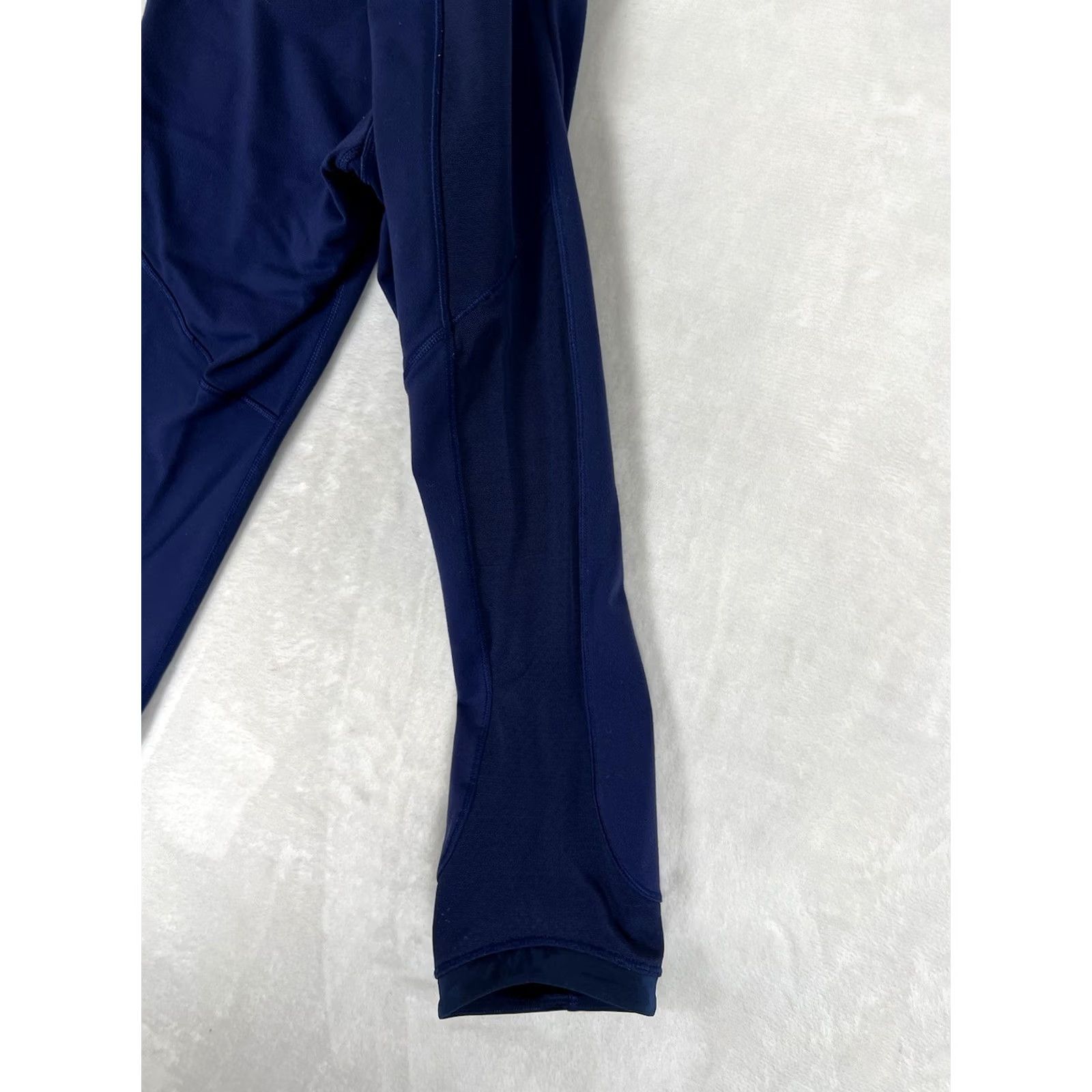 Lululemon Lululemon Athletica Blue Leggings Cropped Size Small Navy Blue 20” Yoga Gym Running Skinny Inseam 20" Women's Activewear Size 28" / US 6 / IT 42 - 4 Thumbnail