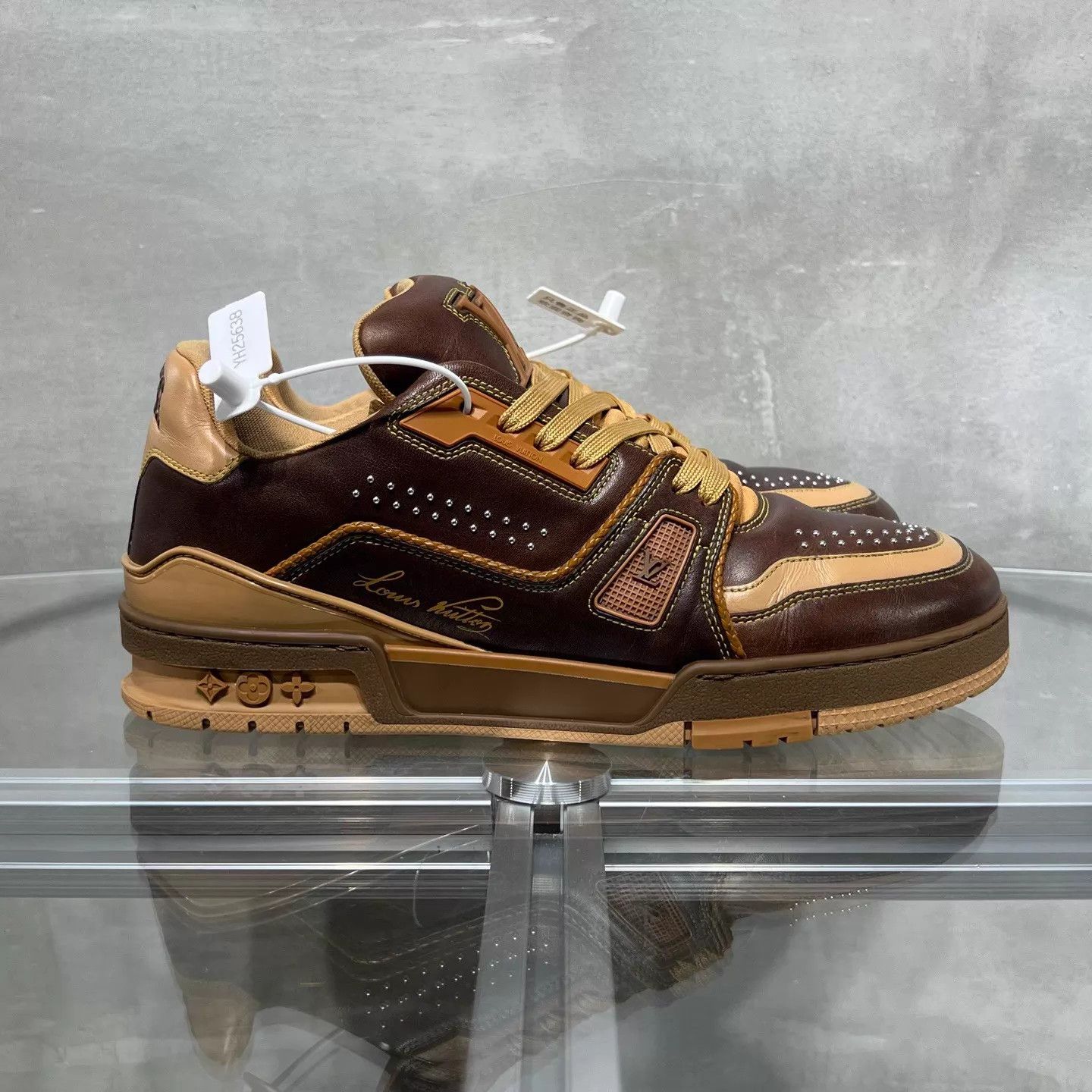 Louis Vuitton LV Trainer Brown Studded UK7.5 41.5 Size US 8.5 / EU 41-42 - 4 Thumbnail