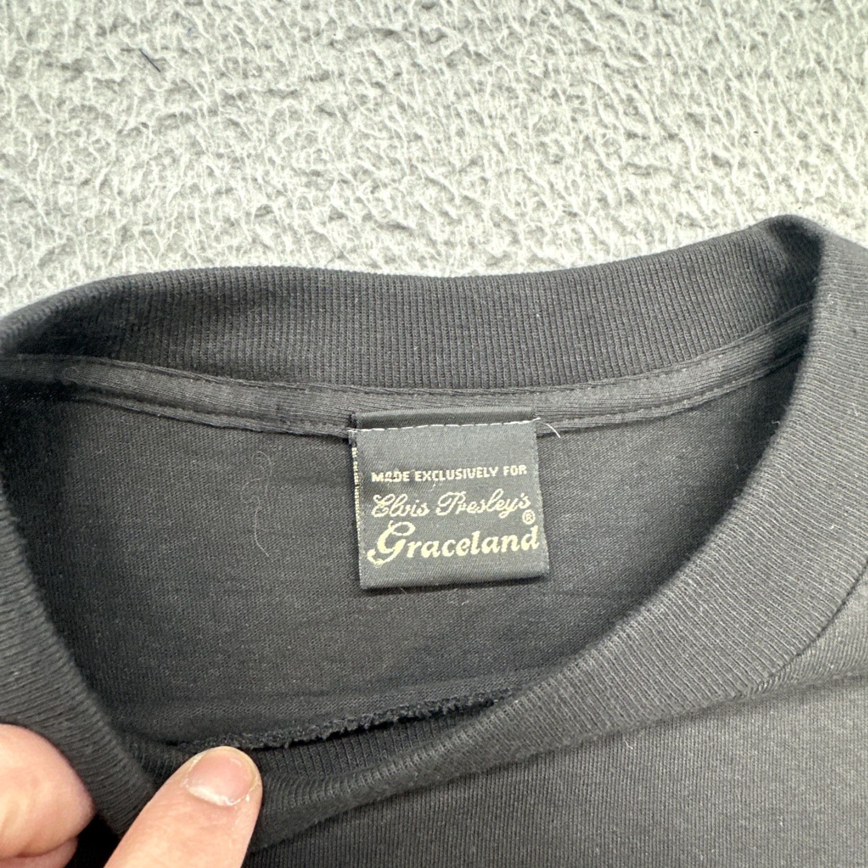 Vintage VINTAGE Elvis Presley Graceland T-Shirt Black 90s Elvis XL Men Shirt Graphic Print Logo Cars Retro Music Size US XL / EU 56 / 4 - 4 Thumbnail