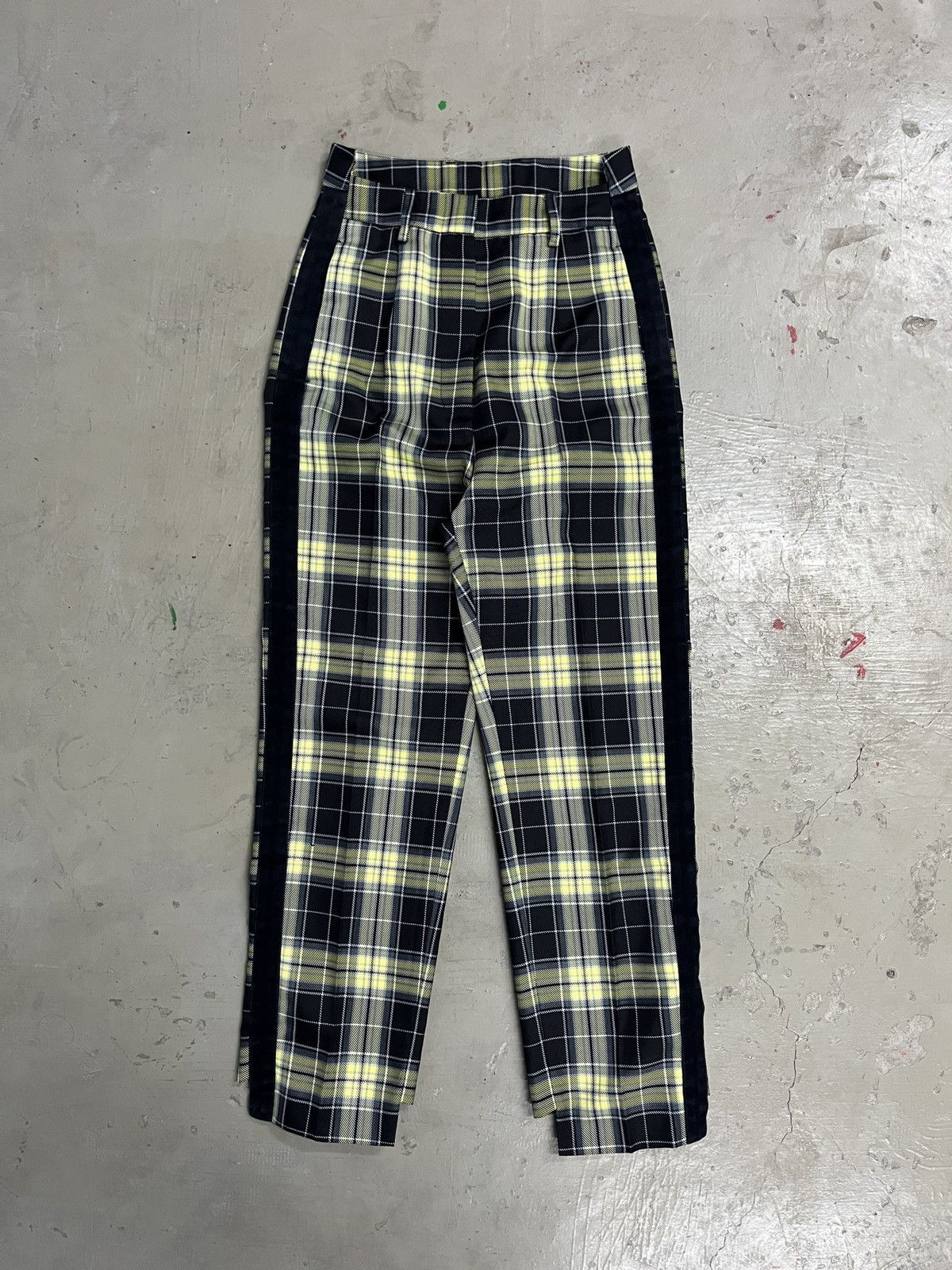 MM6 MM6 SS07 Tartan Side Tape Reconstructed Plaid Pants Size 26" / US 2 / IT 38 - 1 Thumbnail