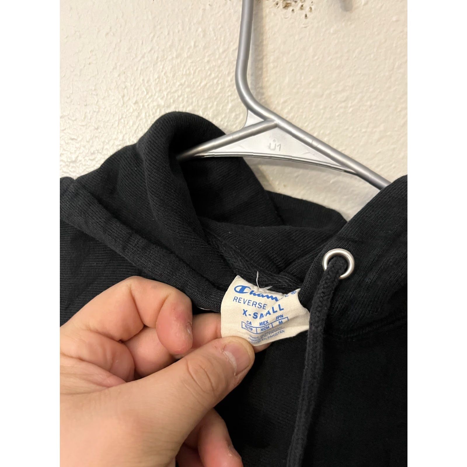 Champion Champion Hoodie Mens XS Black Logo Embroidered Hooded Shirt (Hoodie) Regular Fit Pullover Logo Gym & Training Mens XS Black Size US XS / EU 42 / 0 - 2 Thumbnail