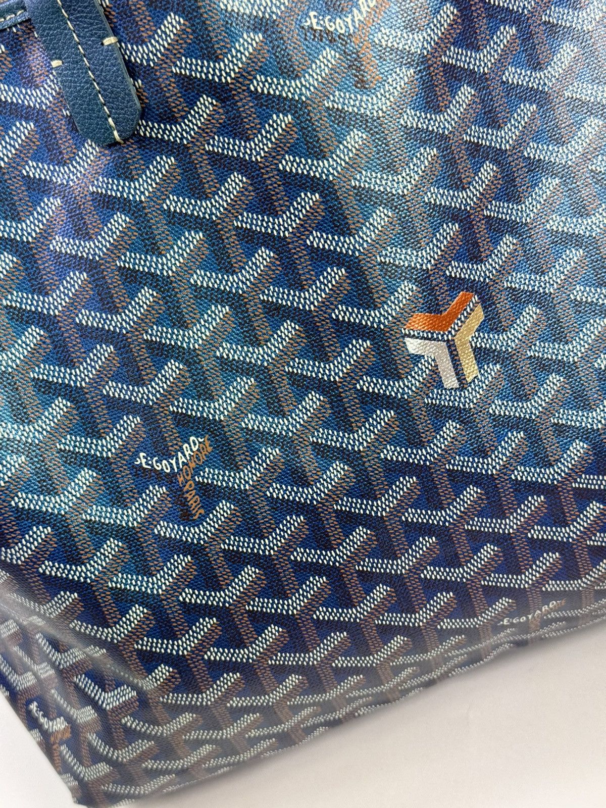 Goyard SAINT LOUIS PM LIMITED EDITION IRIDESCENT BLUE BAG Size ONE SIZE - 8 Thumbnail