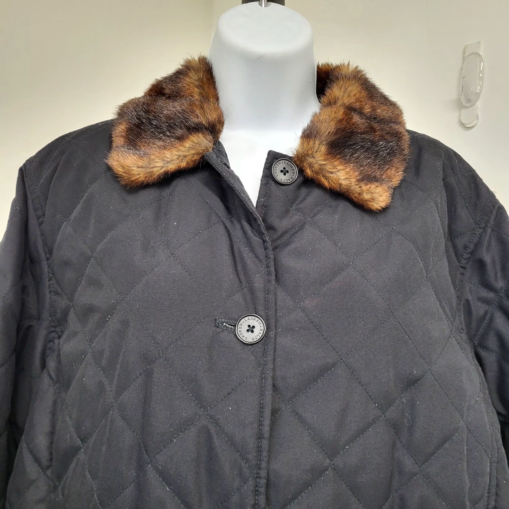 Ralph Lauren Lauren Ralph Lauren Coat Women's Large Black Quilted Faux Fur Collar Overcoat Size L / US 10 / IT 46 - 4 Thumbnail