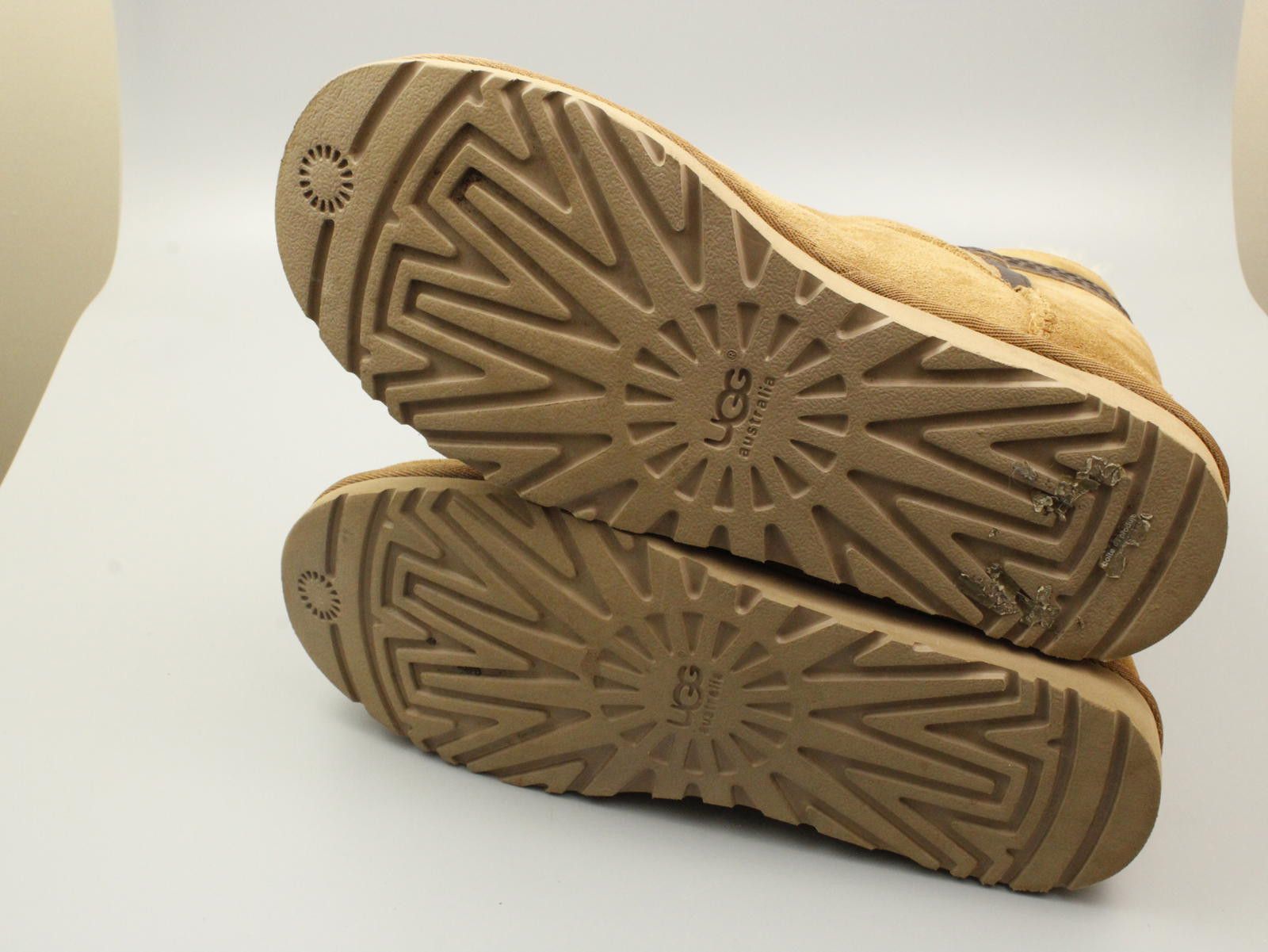 Ugg UGG Australia Women's Winter Boots with Shearling and Bow Size US 9.5 / IT 39.5 - 6 Thumbnail