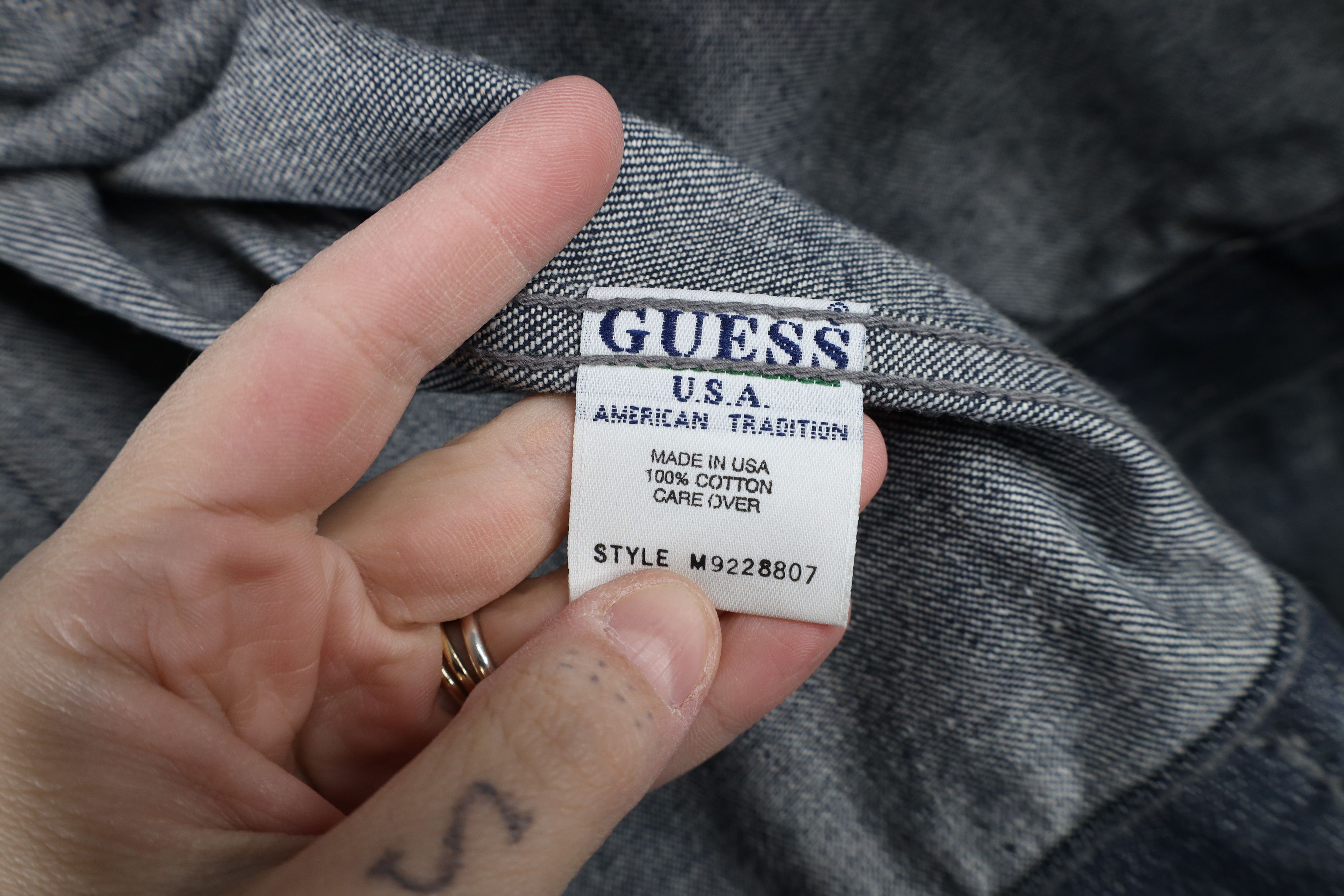 Guess × Vintage Vintage 90s Guess Chambray Denim Jean Trucker Jacket Blue Size US L / EU 52-54 / 3 - 11 Thumbnail