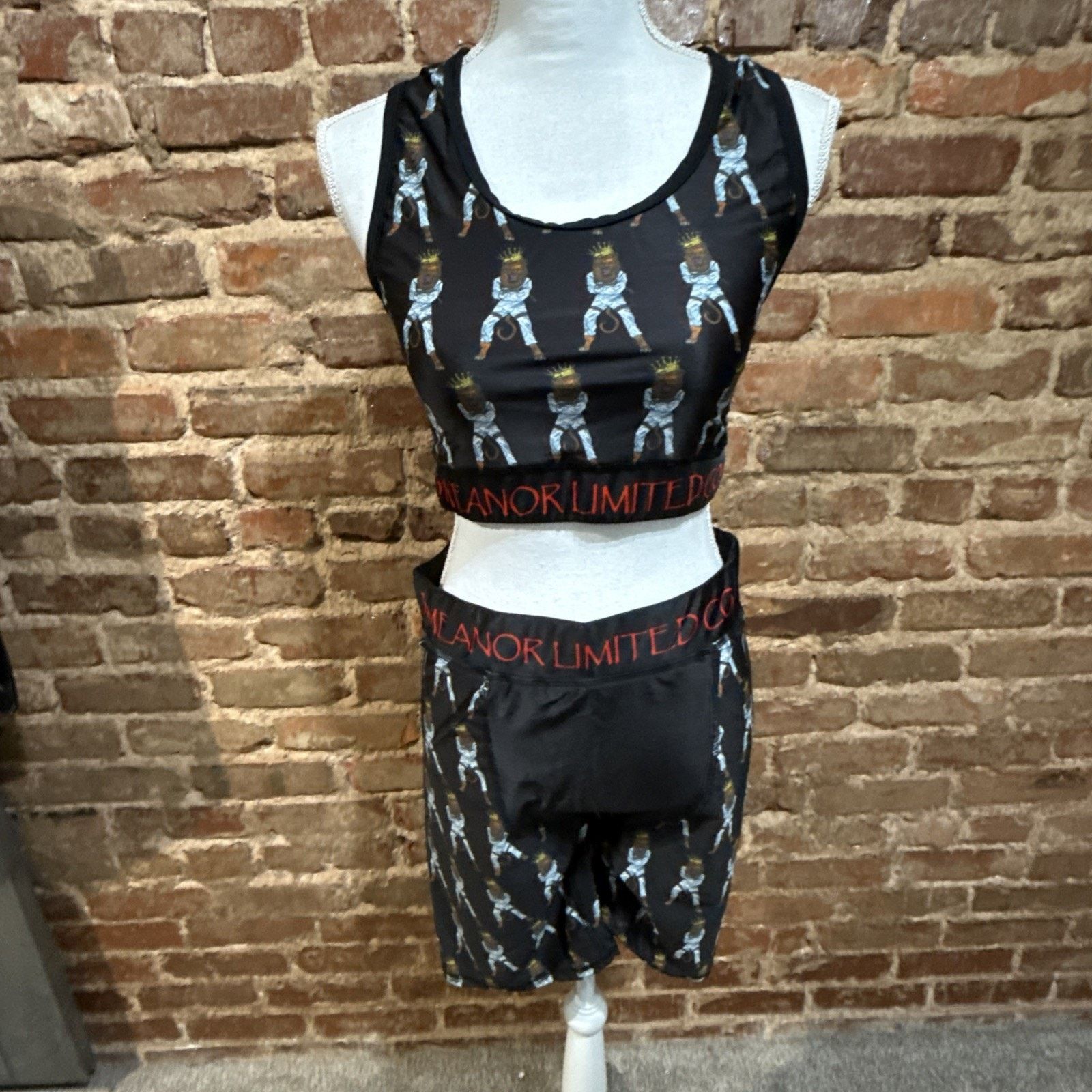 & Other Stories Demeanor Limited Co Sports Bra & Bike Shorts Set Size M lion Size ONE SIZE - 1 Thumbnail