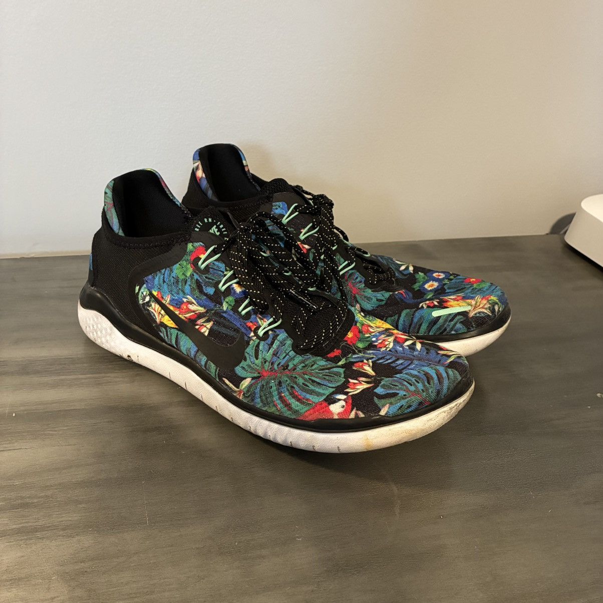 Nike Nike Free RN 2018 Floral Size US 9.5 / EU 42-43 - 1 Thumbnail