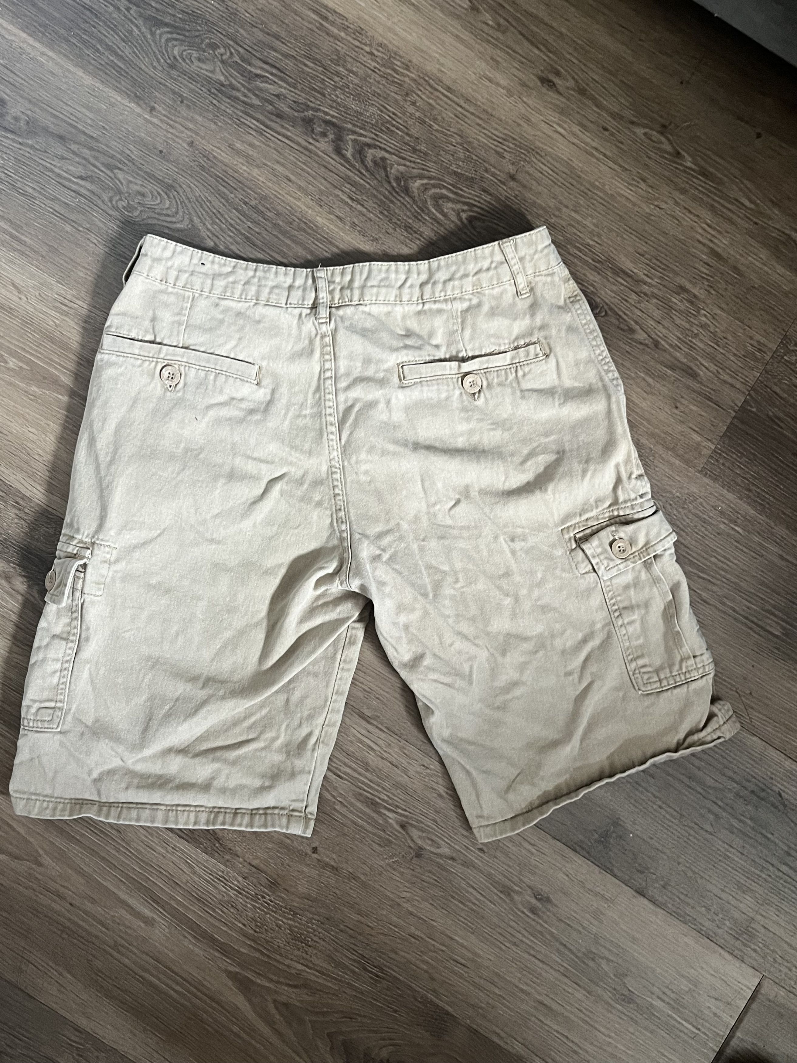 Vintage Vintage Baggy Khaki Cargo Shorts Size US 32 / EU 48 - 4 Thumbnail