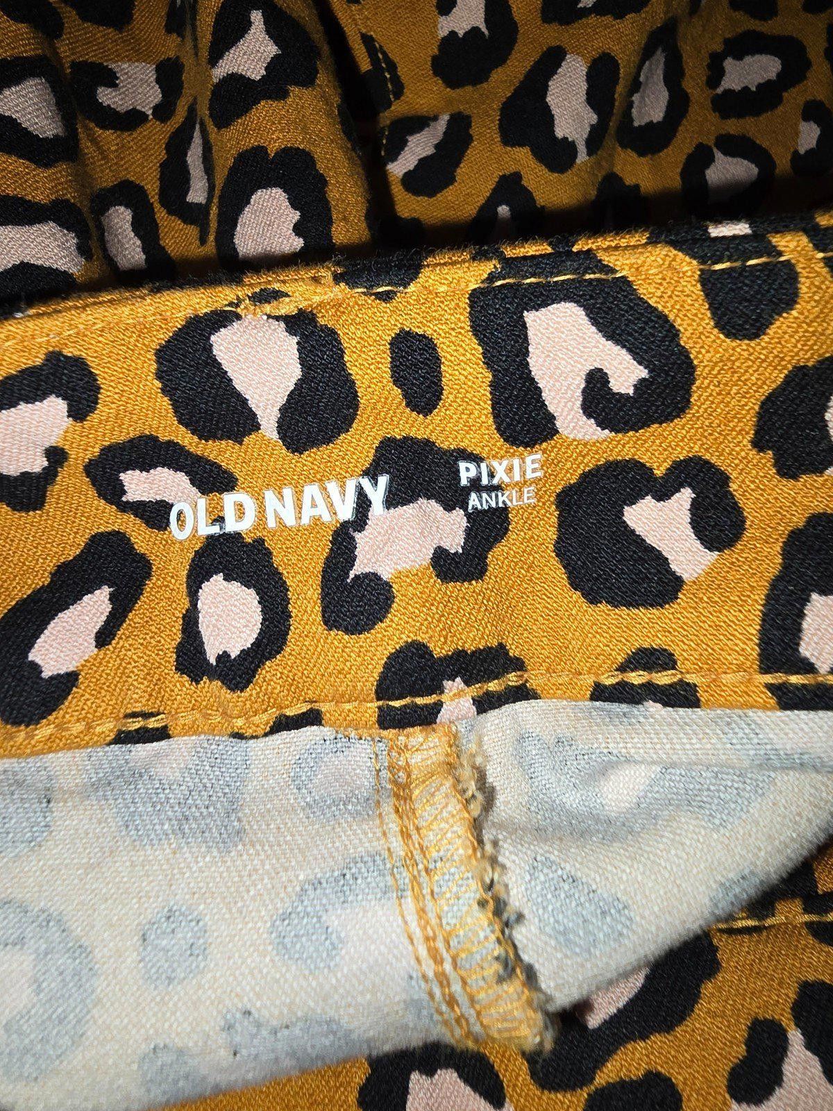 Old Navy Old Navy Pixie Pants Womens Size 27" / US 4 / IT 40 - 3 Thumbnail