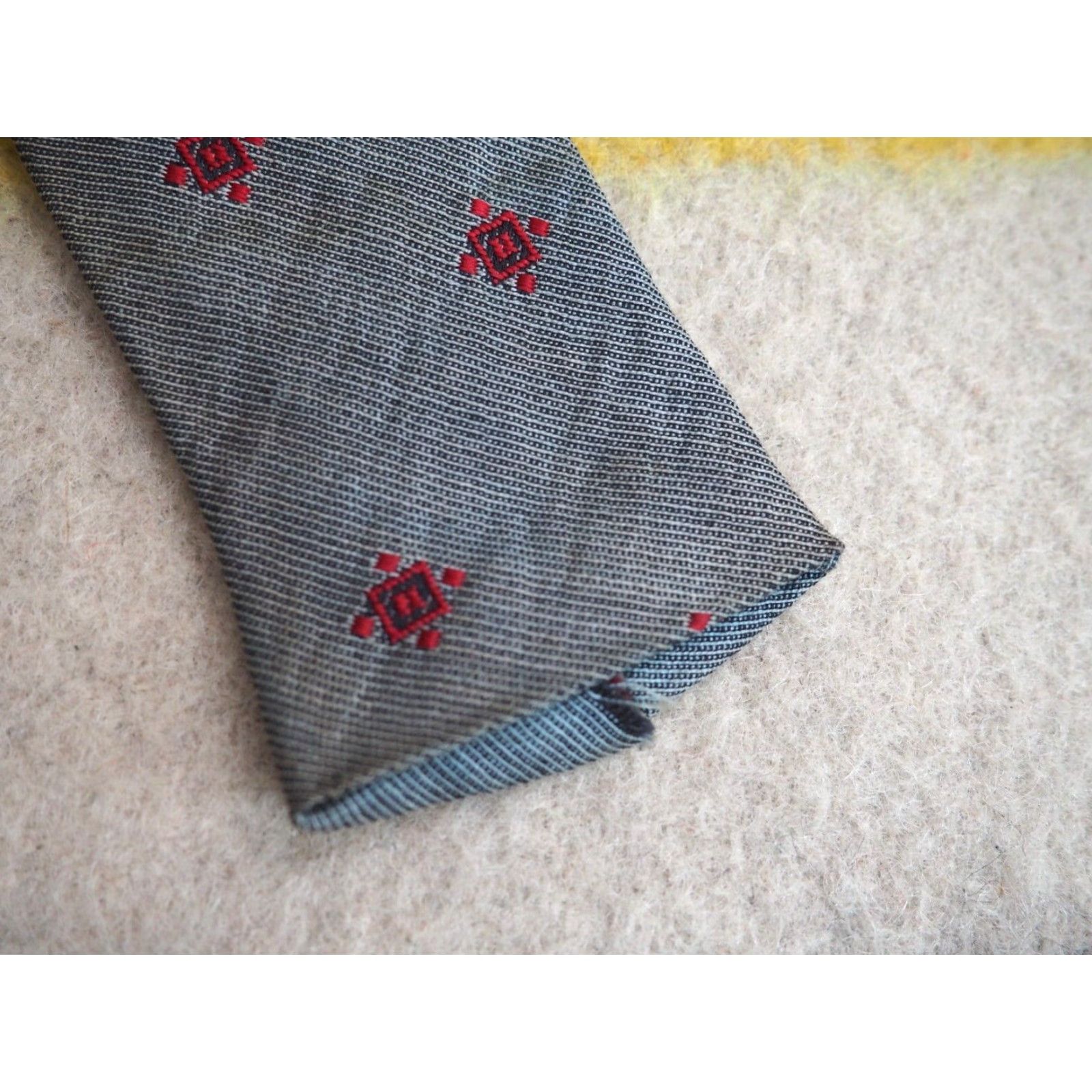 Vintage VTG 50s Rockabilly Tie Neck Tie 2" Wide Gray Red Crest Square End Acetate Unbranded Adult Unisex Mens Womens Size ONE SIZE - 6 Thumbnail