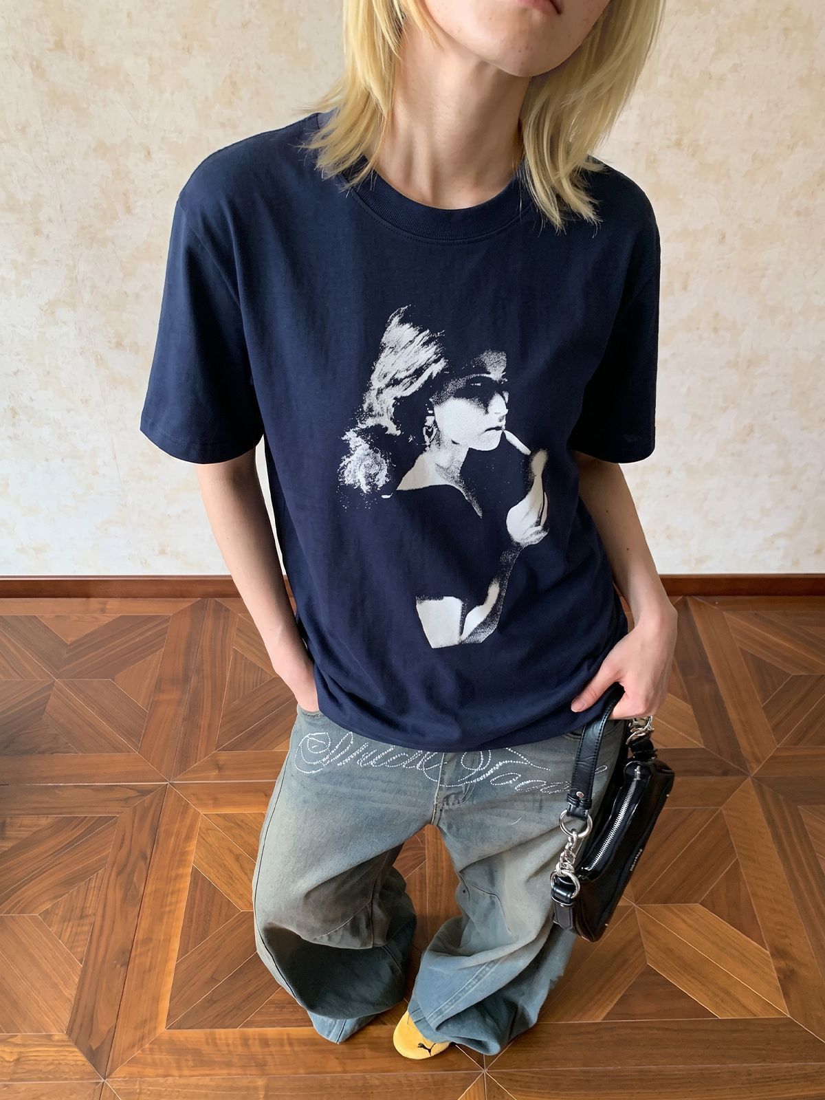 Japanese Brand Smoking Girl Washed Distressed Printed T-shirt Size US M / EU 48-50 / 2 - 2 Thumbnail