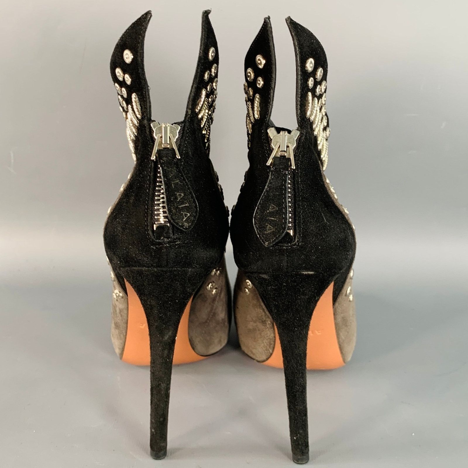 Alaia 7.5 Black Grey Studded Suede Back Zipper Stiletto Booties Size US 7.5 / IT 37.5 - 3 Thumbnail
