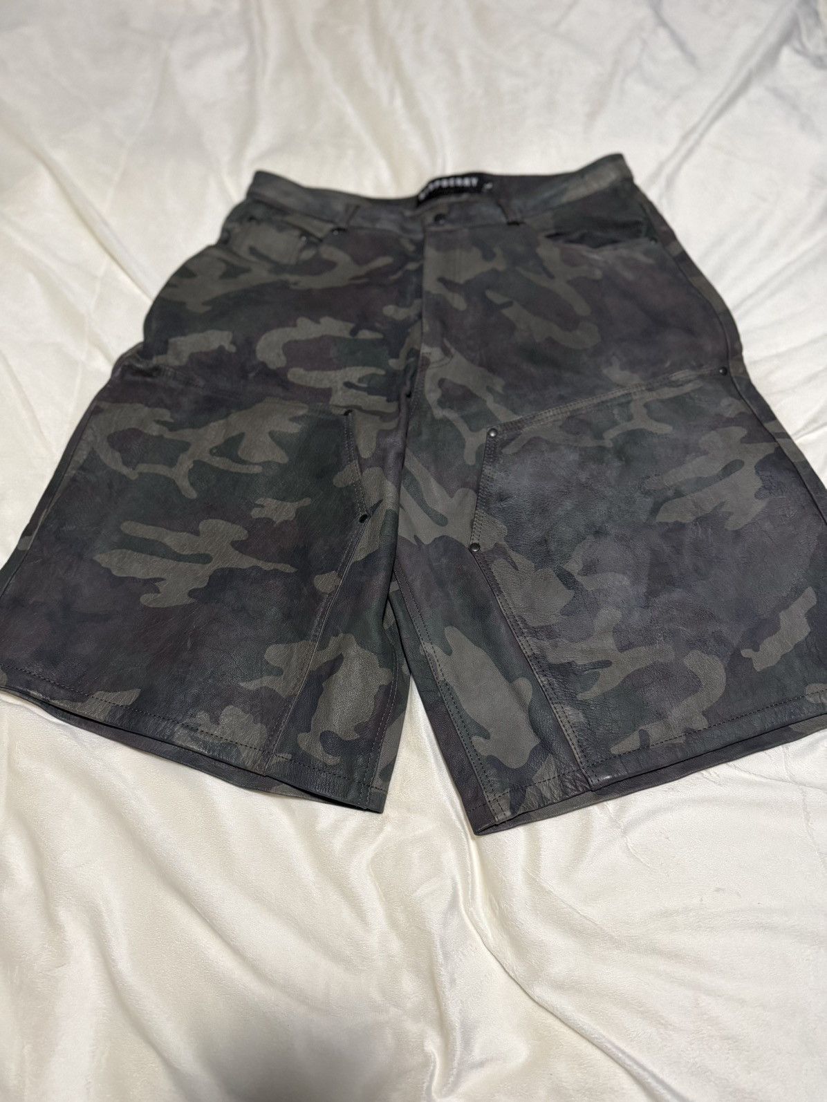 The GV Gallery GV Gallery Rasberry Hills Camo Leather Shorts Size US 34 / EU 50 - 1 Thumbnail