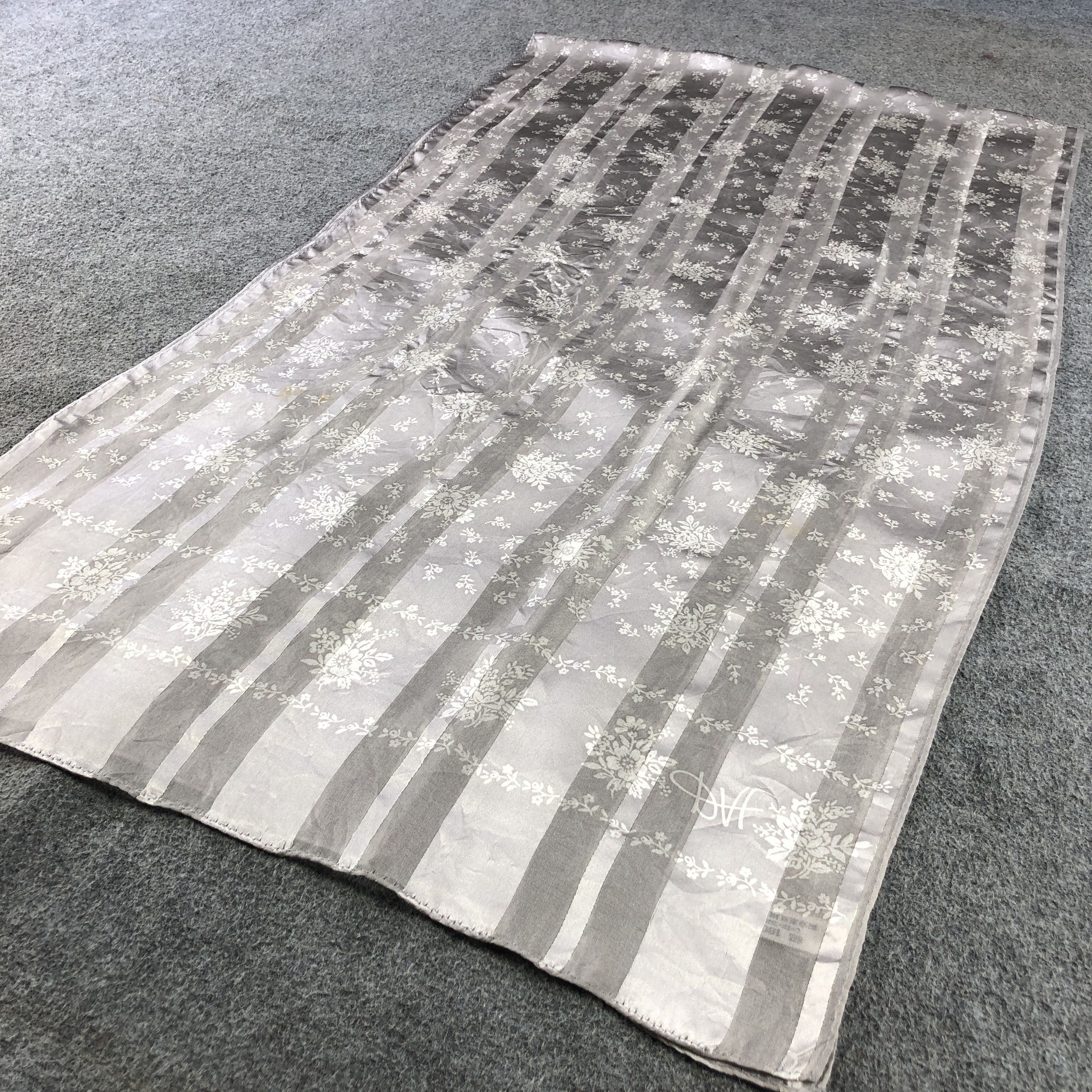 Diane von Furstenberg Diane von Furstenberg Floral Silk Stole Silk Scarf M1398 Size ONE SIZE - 3 Thumbnail