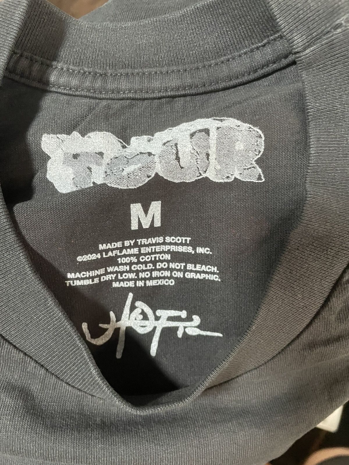 Travis Scott travis scott utopia is in miami tour tee Size US M / EU 48-50 / 2 - 4 Thumbnail