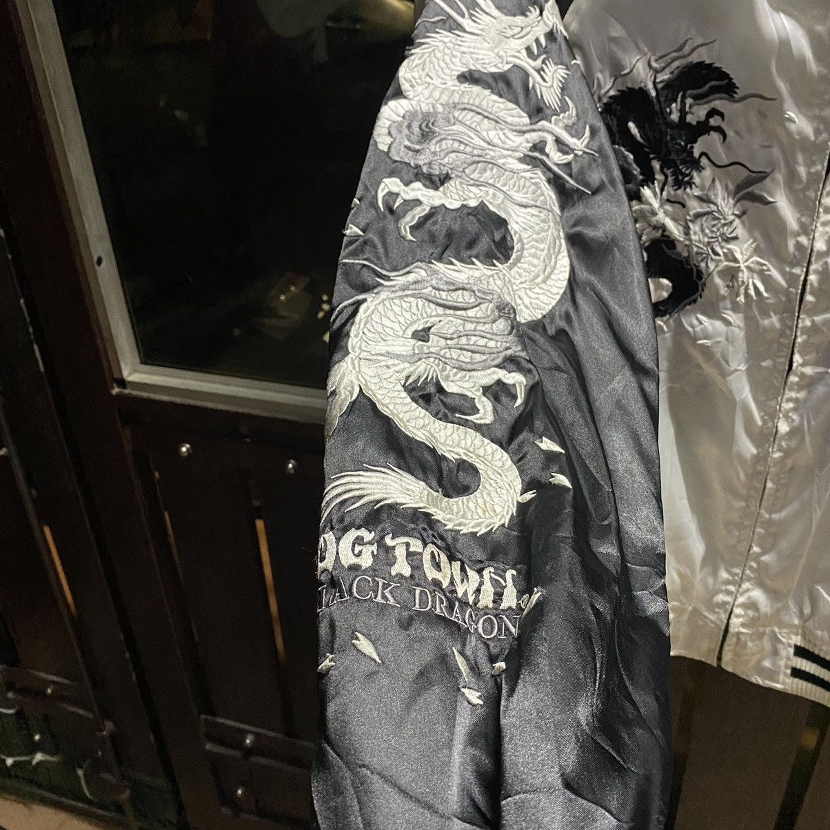 Dogtown × Vintage Vintage Dogtown Black Dragon Size US XL / EU 56 / 4 - 4 Thumbnail