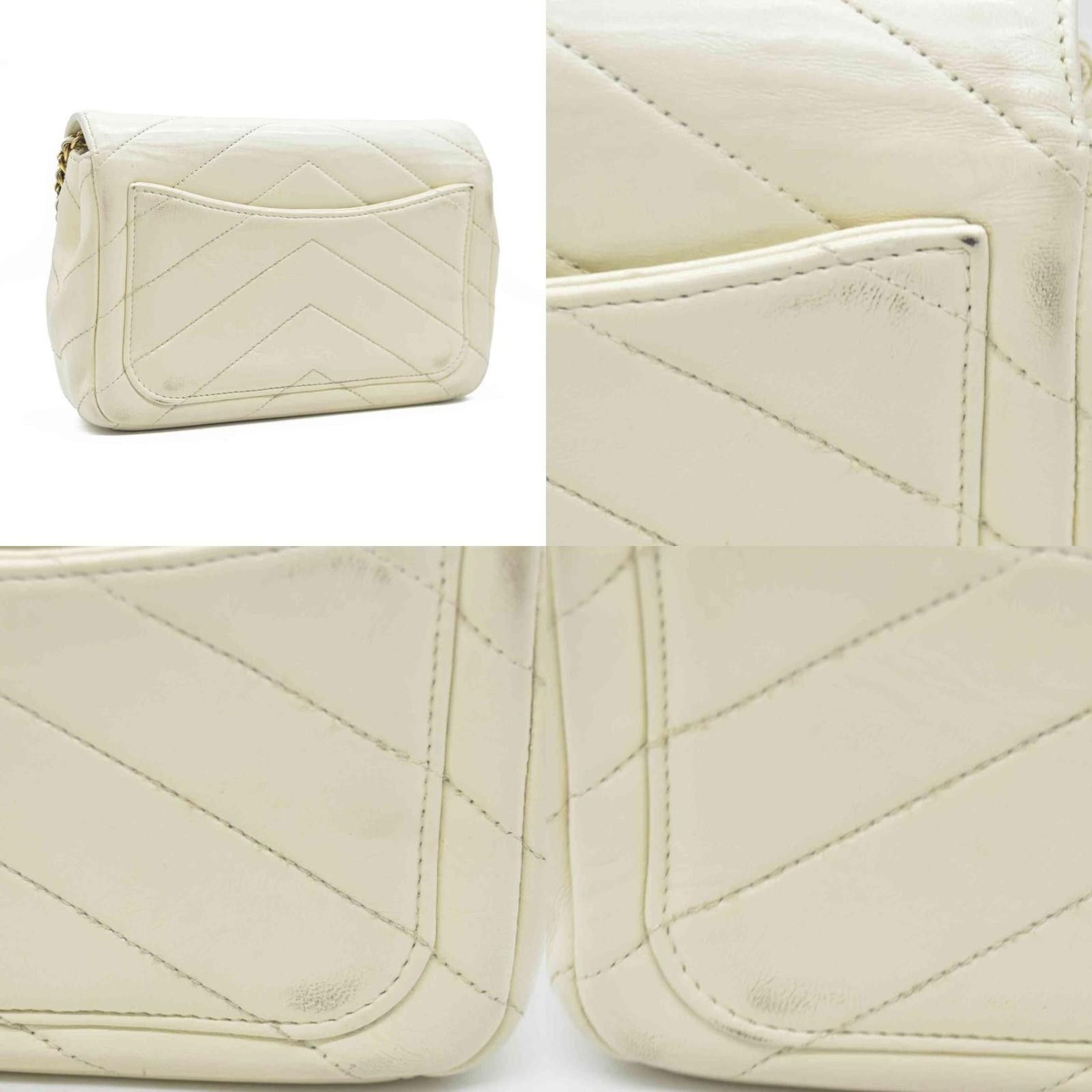 Chanel 2016 Chanel Ivory Chevron Quilted Leather Paris-Seoul Coco Size ONE SIZE - 3 Thumbnail