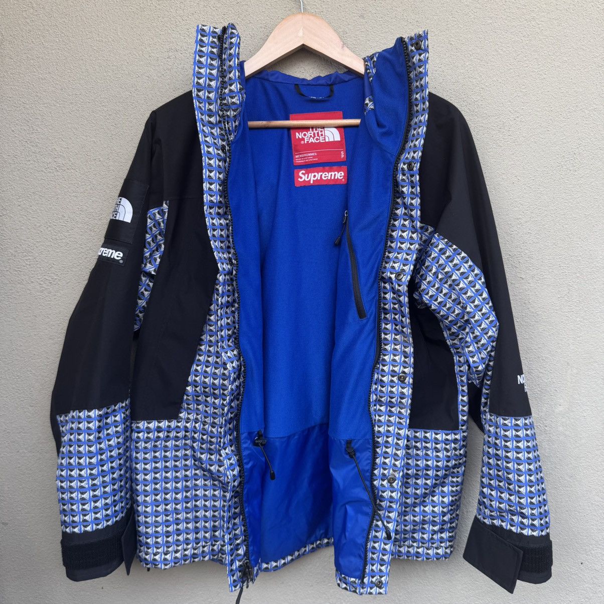 Supreme × The North Face Supreme X The North Face Studded Mountain Light Jacket Royal Size US S / EU 44-46 / 1 - 9 Thumbnail