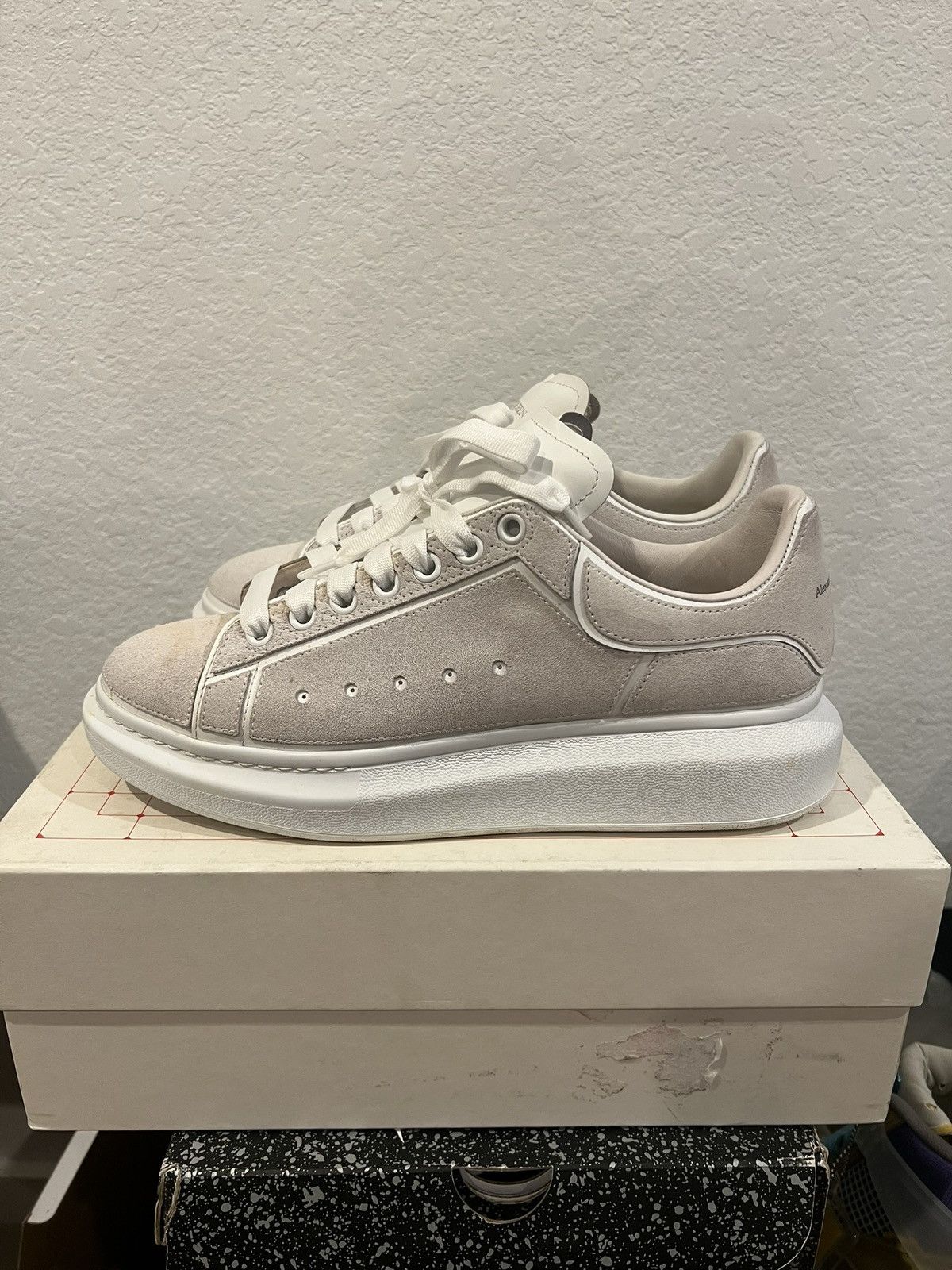 Alexander McQueen Akexander Mcqueen Oversized Gray Suede Sneakers Size US 11 / EU 44 - 1 Thumbnail