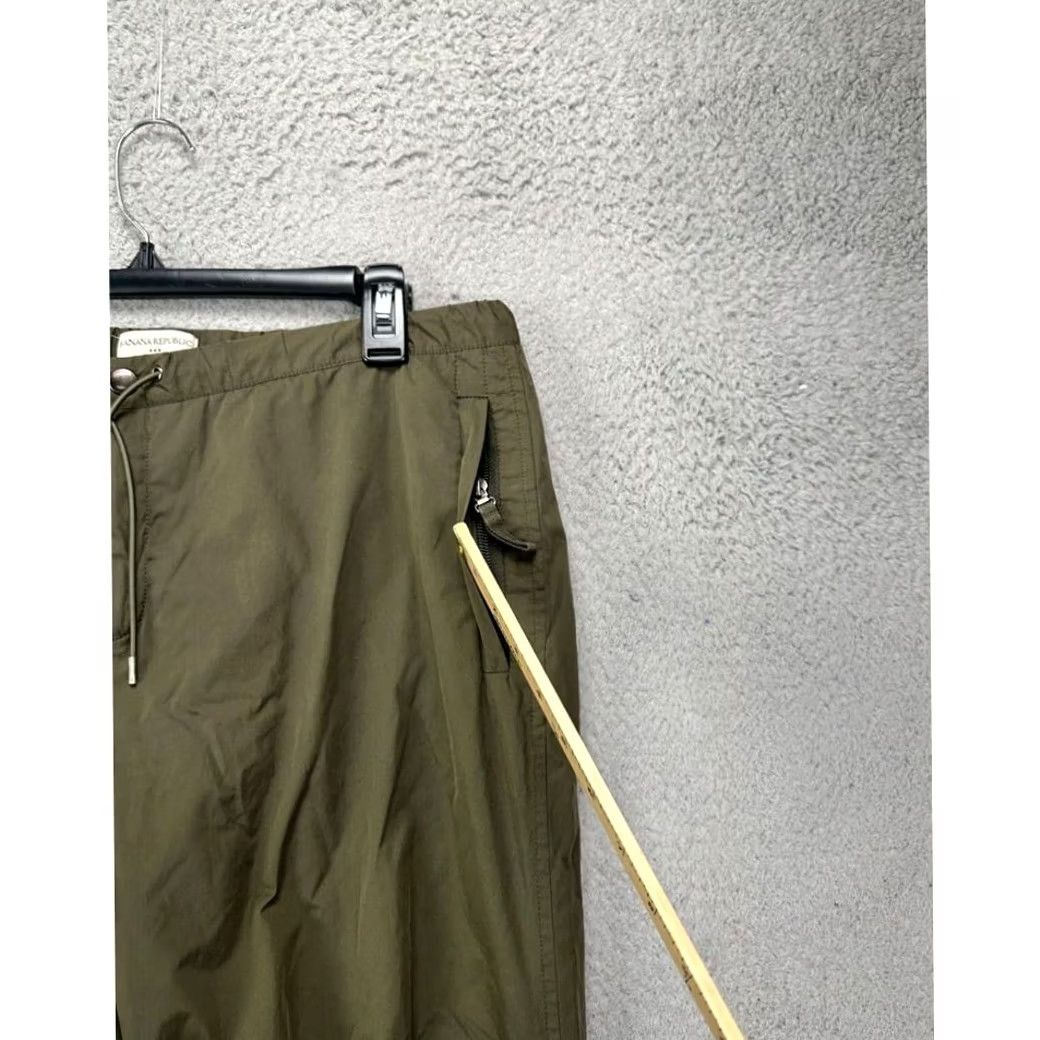 Banana Republic Banana Republic Snow Pants Womens 12 Green Lined Mid-Rise Drawstring Pockets Elastic Waist Outdoor Ski Hiking Wide-Leg Softshell Mens Womens Girls Size 34" / US 12 / IT 48 - 6 Thumbnail