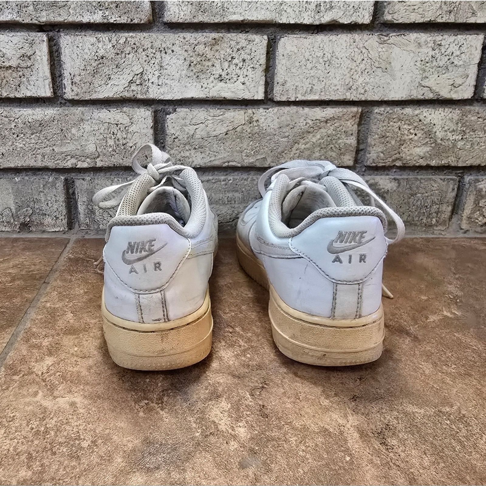 Nike White Basic | NIKE | Air Force 1 Sneaks Size US 6 / EU 39 - 4 Thumbnail
