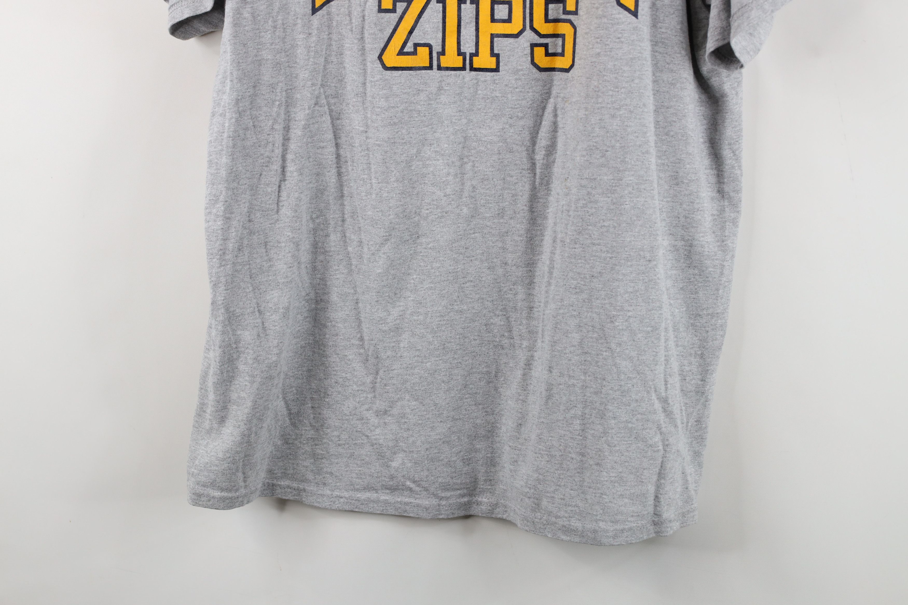 Vintage Vintage 90s University of Akron Zips Short Sleeve T-Shirt Size US L / EU 52-54 / 3 - 3 Thumbnail