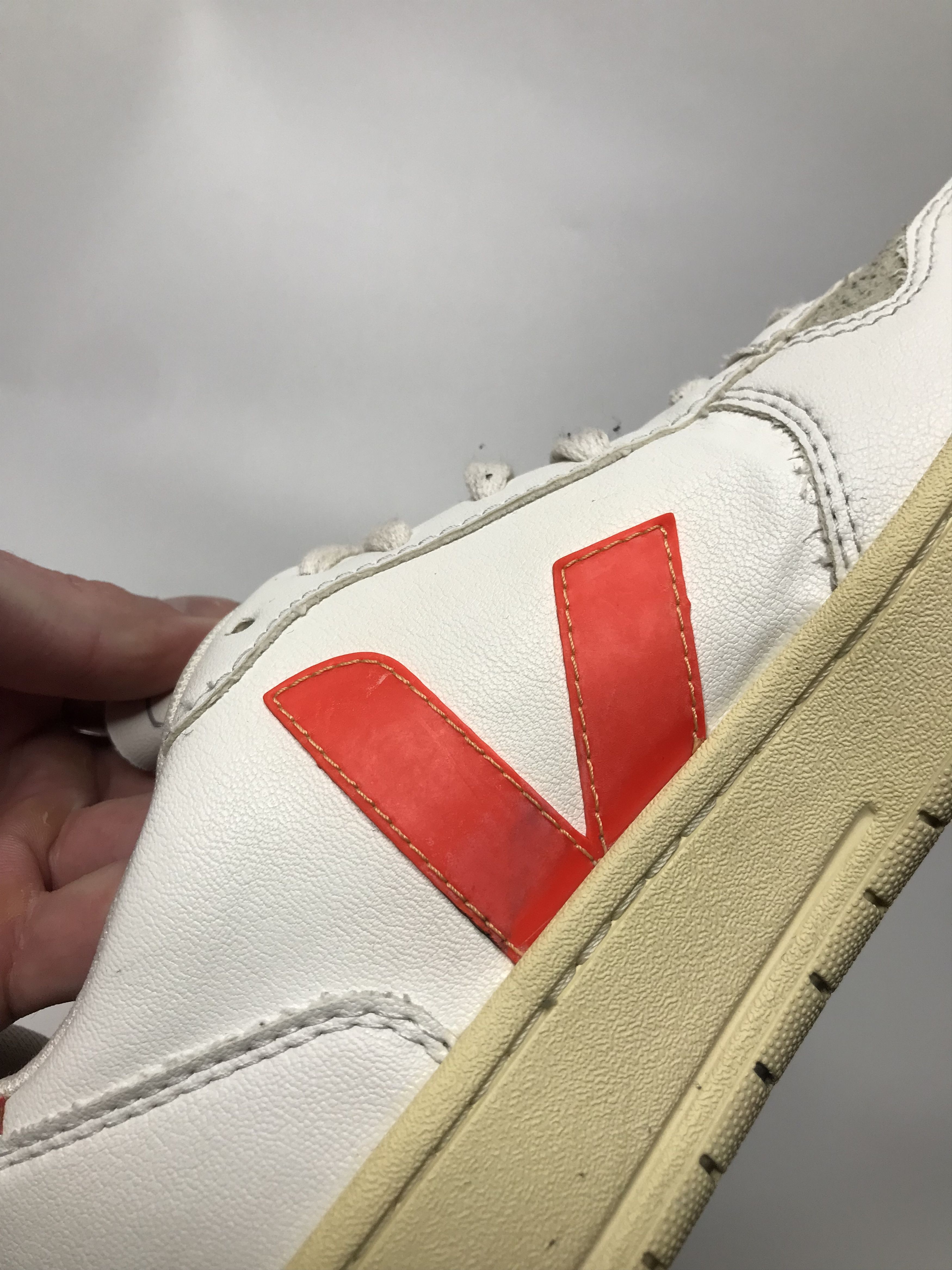 Veja Veja V-10 Lace-Up Sneakers Mens Sz 42 White Size US 9 / EU 42 - 9 Thumbnail