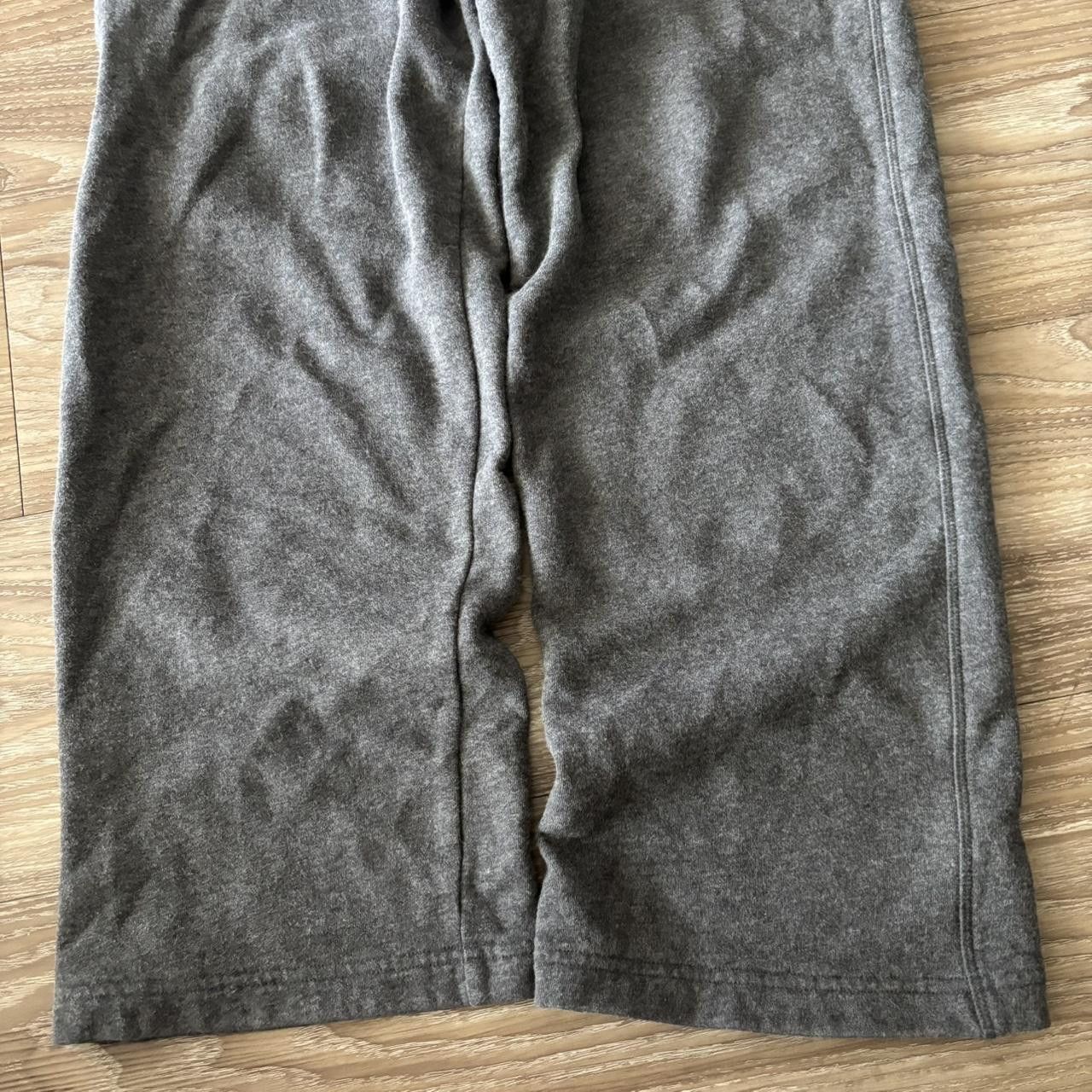 Japanese Brand Crazy Vintage Y2K/2000s Grey Essential Sweatpants! Size M Size US 32 / EU 48 - 5 Thumbnail