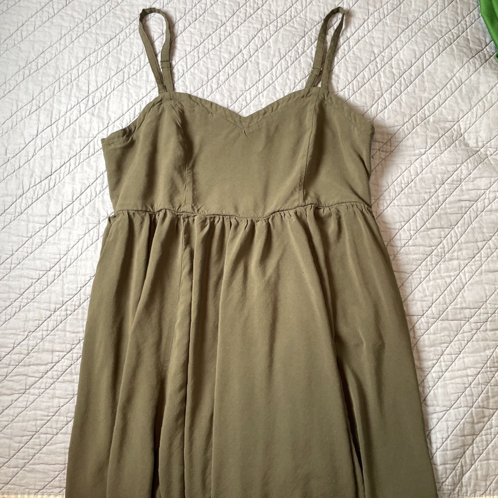Torrid Torrid Sundress Olive Green Pockets Adjustable Straps Smocked Back Midi 100% Cotton Sleeveless Plus Size 1 Womens Size XS / US 0-2 / IT 36-38 - 2 Thumbnail