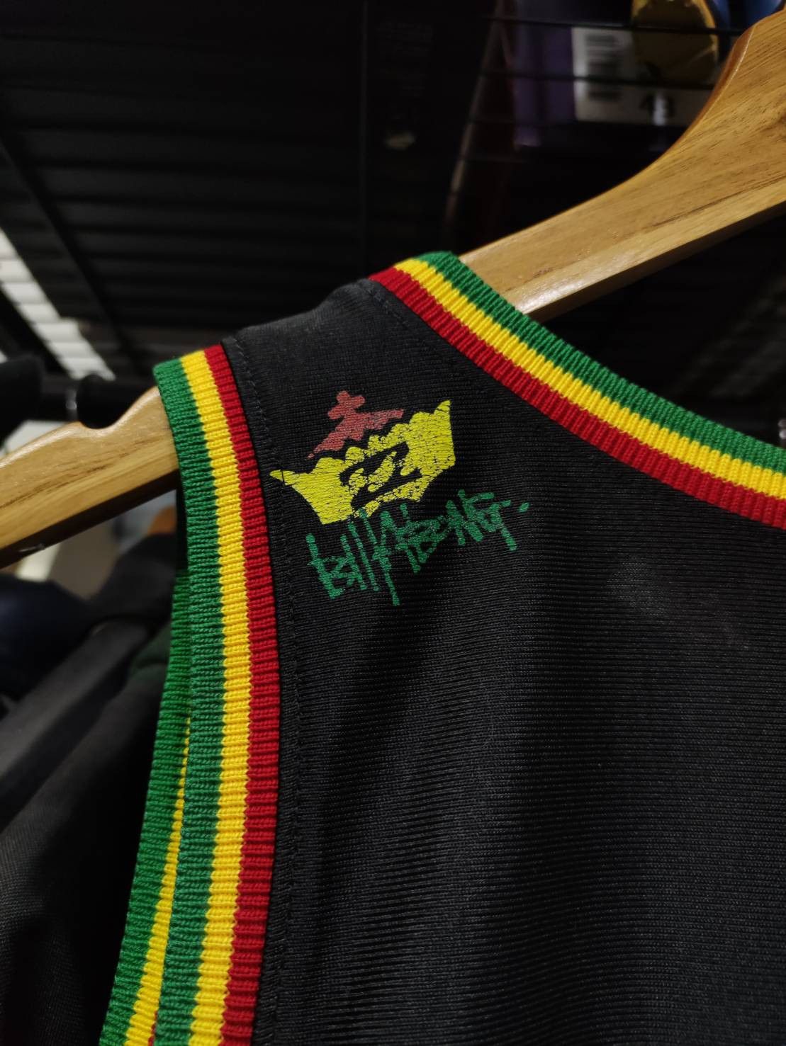Billabong Vtg Billabong Andy Irons #1 World Champ Hawaii Rasta jersey Size US XL / EU 56 / 4 - 11 Thumbnail