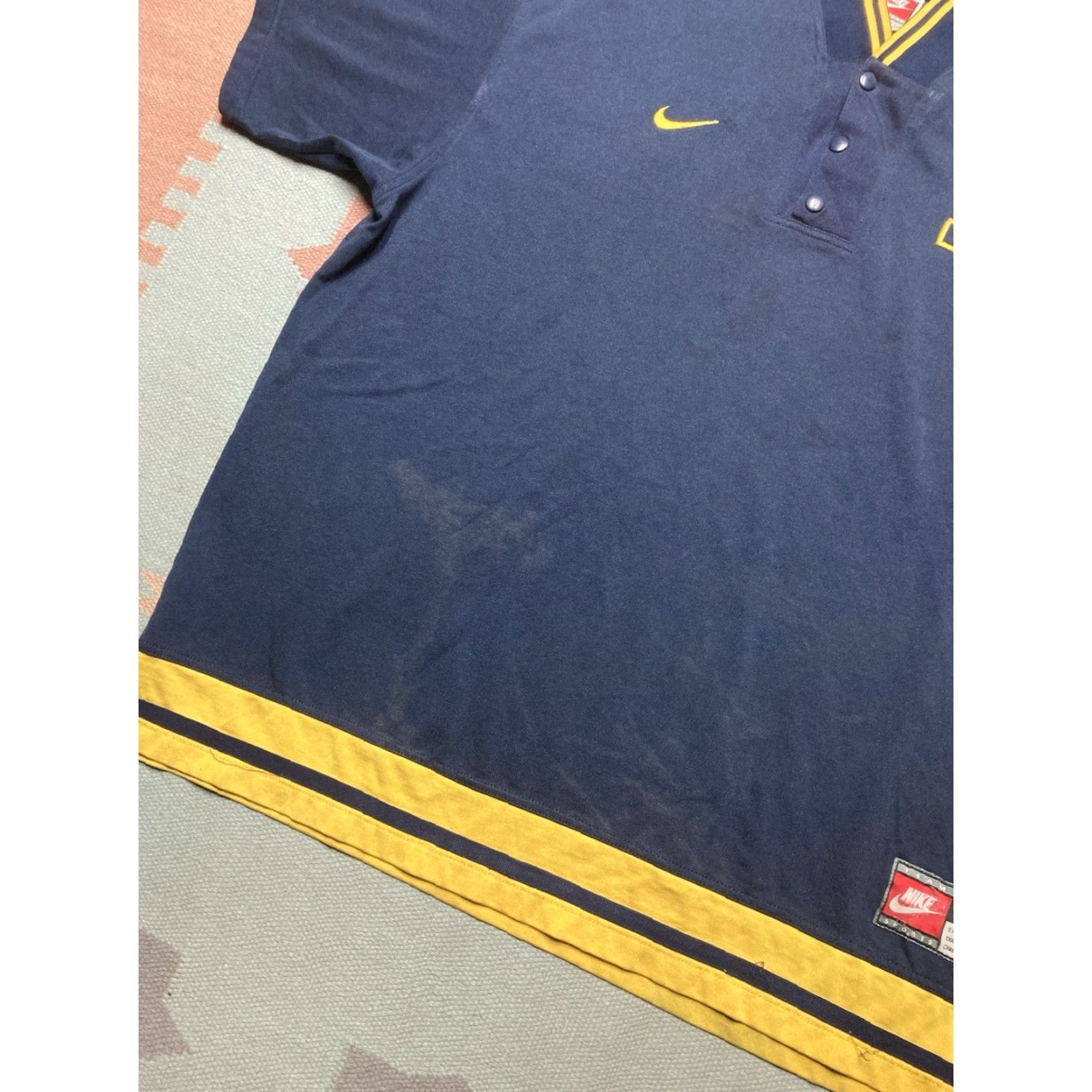 Nike VINTAGE Nike warmup shooting shirt university of Michigan basketball swoosh XXL Shirt Men Blue 2XL University 90s Mens Size US XXL / EU 58 / 5 - 2 Thumbnail