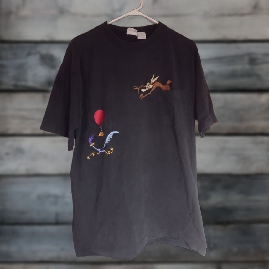 Vintage VINTAGE Acme Looney Tunes T-Shirt Mens Large Black Road Runner Coyote Embroidered 90s Size US L / EU 52-54 / 3 - 1 Thumbnail