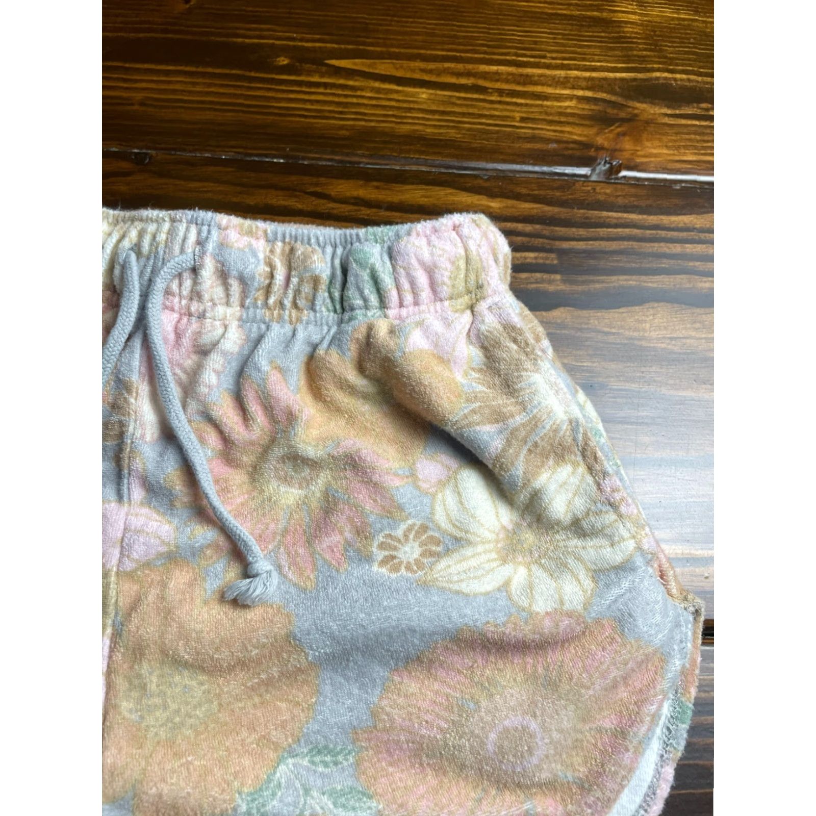 Vintage Wild Fable Shorts Women's S Pink Peach Gray Floral Lounge Terry Cloth Drawstring Size 28" / US 6 / IT 42 - 3 Thumbnail
