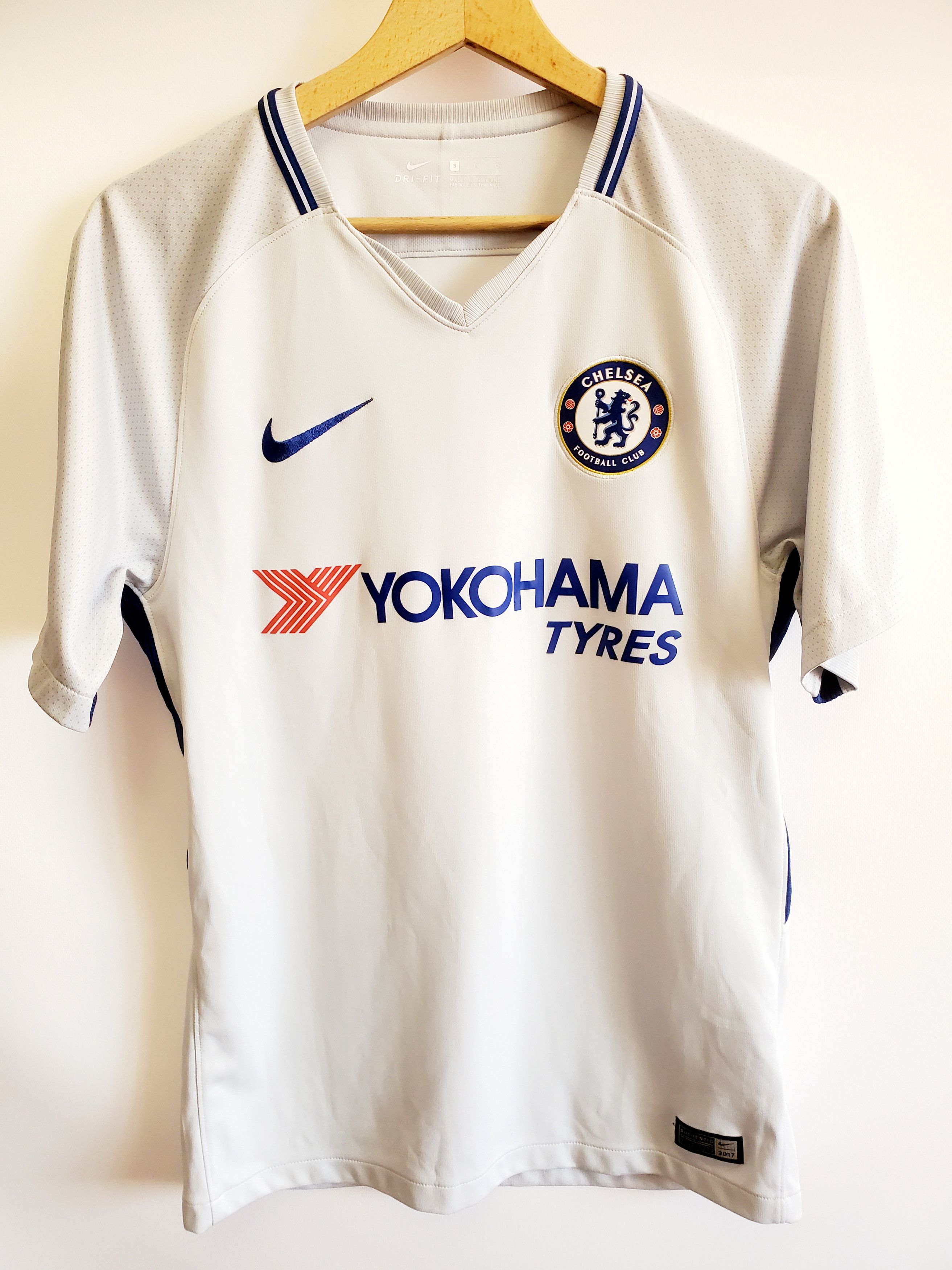 Nike Chelsea Jersey 2017 2018 Away Shirt size S Size US S / EU 44-46 / 1 - 1 Thumbnail