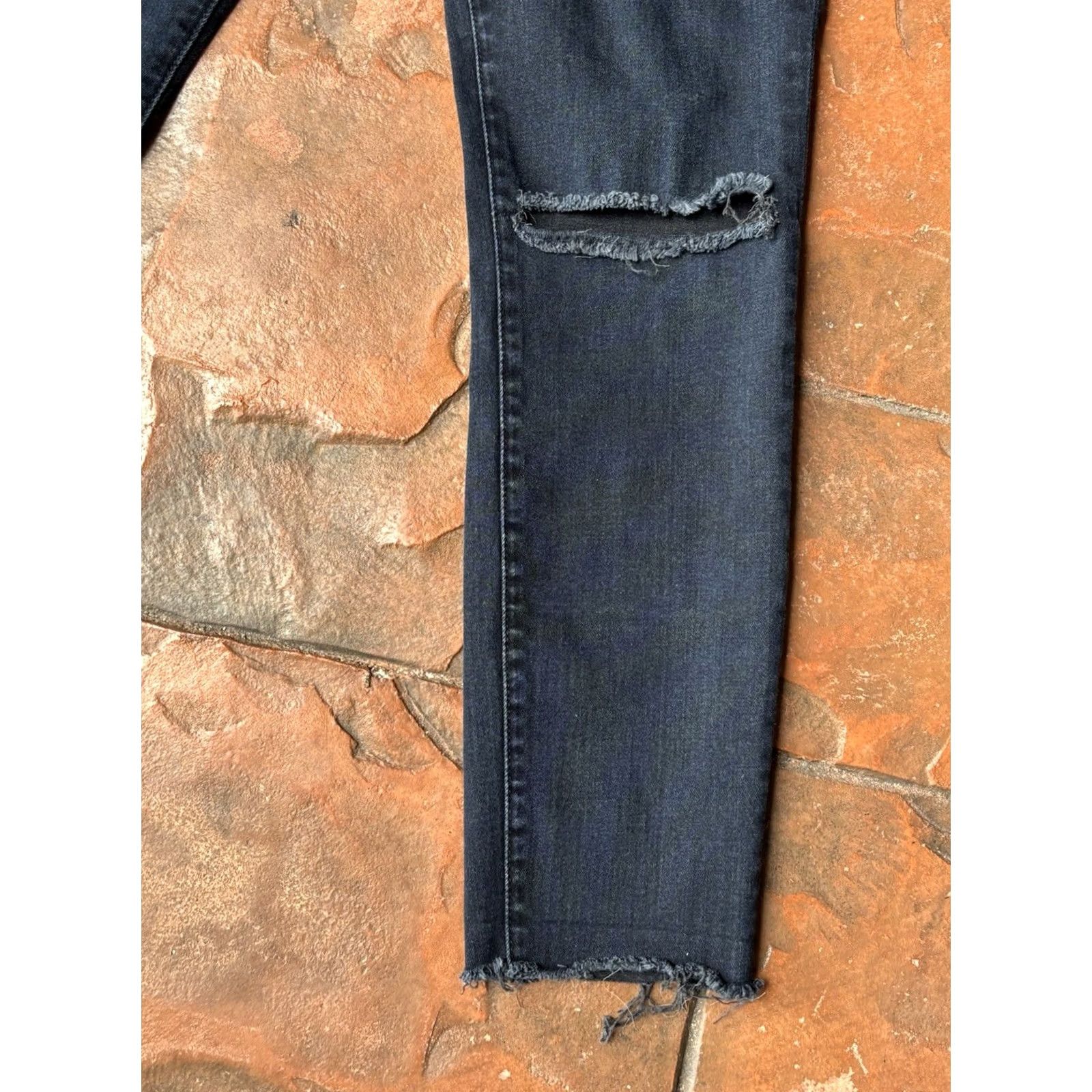 Frame FRAME Le High Skinny Raw Hem Jeans Women's 28 Black Wash Medium? Regular? Size 28 Black FRAME Le High Skinny Jeans Womens 28 Black Wash Size 28" / US 6 / IT 42 - 5 Thumbnail