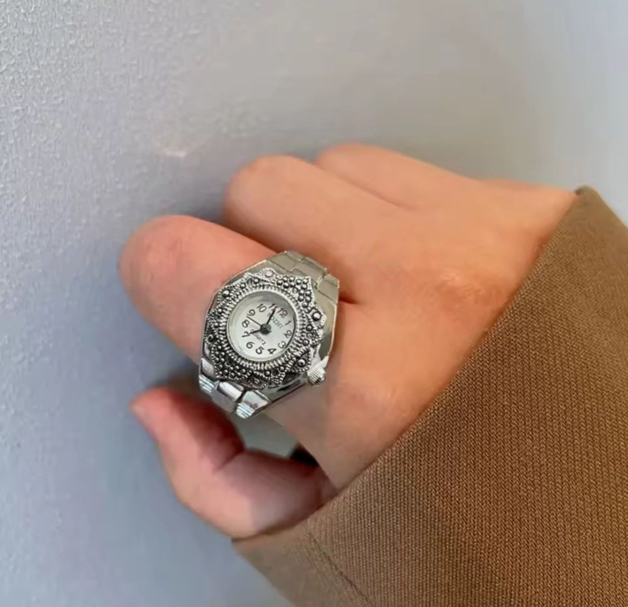 Jewelry x Vintage Finger Watch Ring Adjustable Ring Retro Vintage Style in Silver, Men's