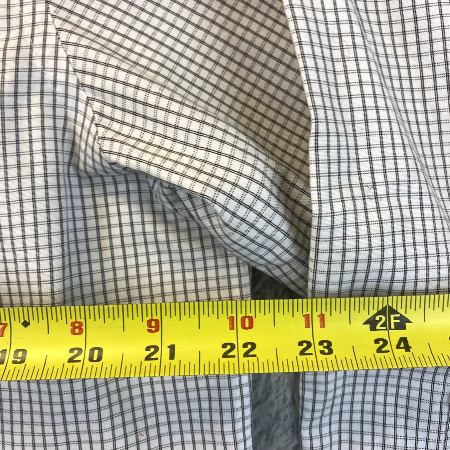 Croft & Barrow Croft & Barrow Dress Shirt Mens 17 32/33 Gray Checkered Easy Care Classic /72-18 Blue Multicolor 32/33 Sleeve Men Size 46R - 5 Thumbnail