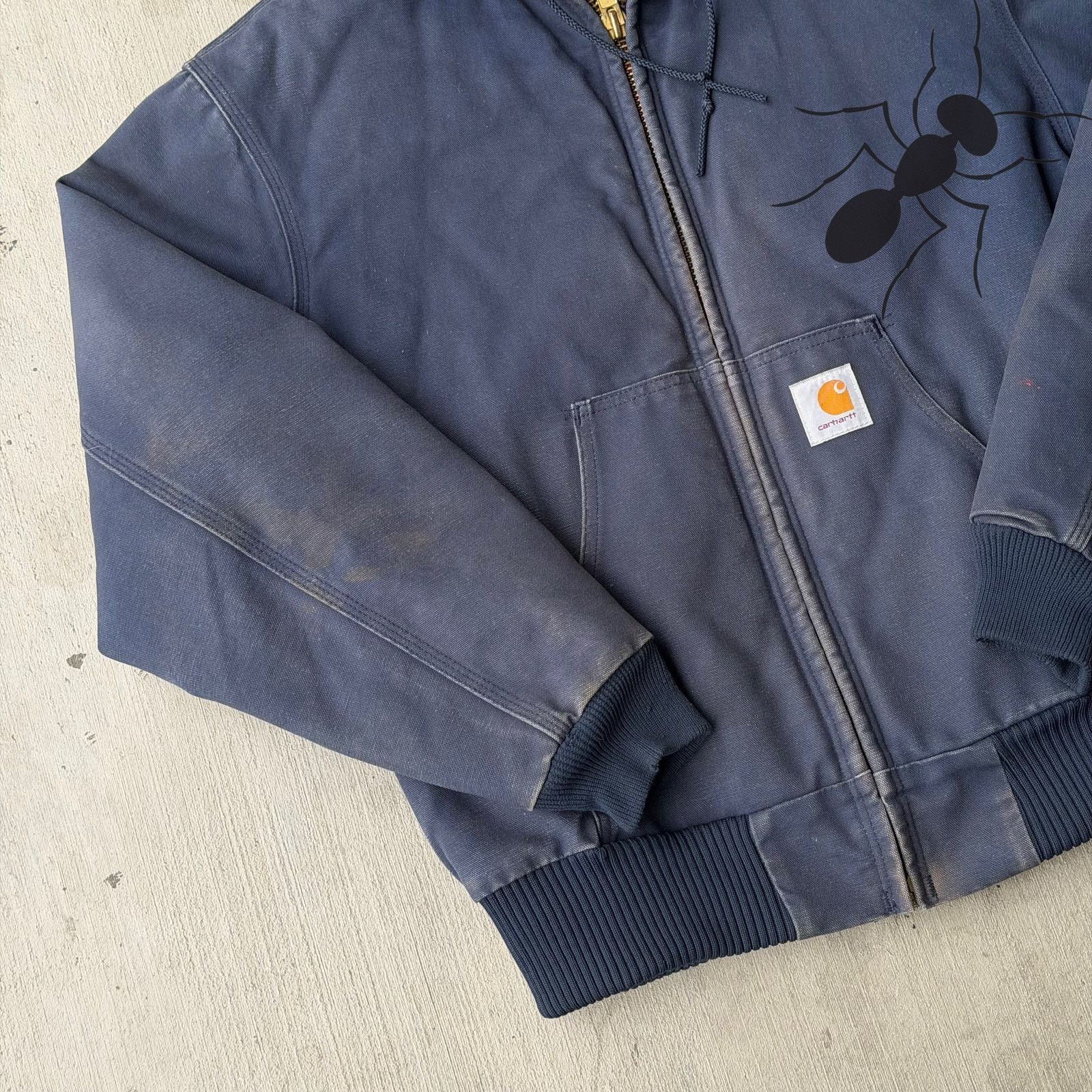 Vintage Y2K Carhartt J04 NVY blue hooded work wear jacket