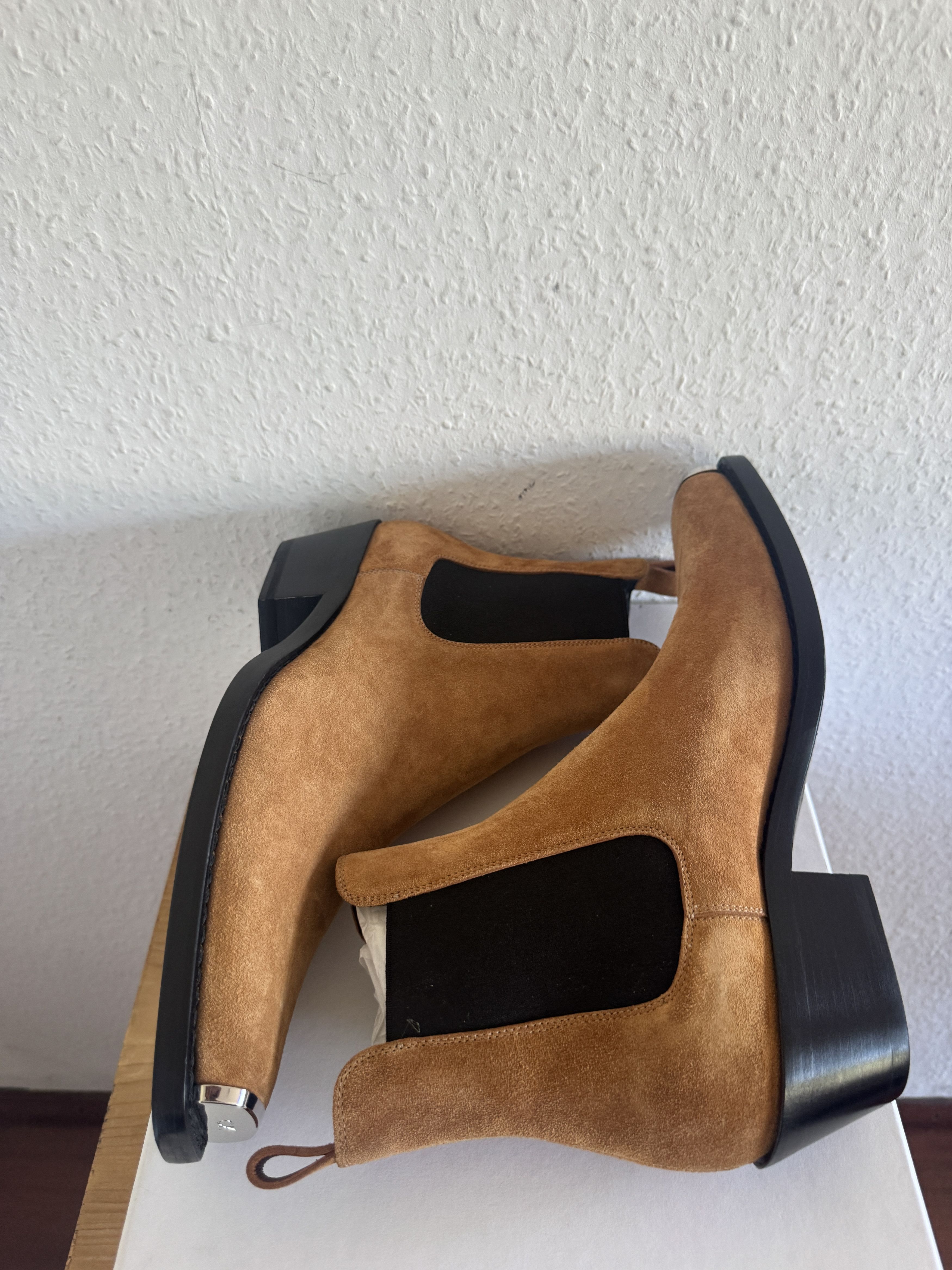 Calvin Klein 205W39NYC Walnut Suede Chelsea Boot Size US 11 / EU 44 - 9 Thumbnail