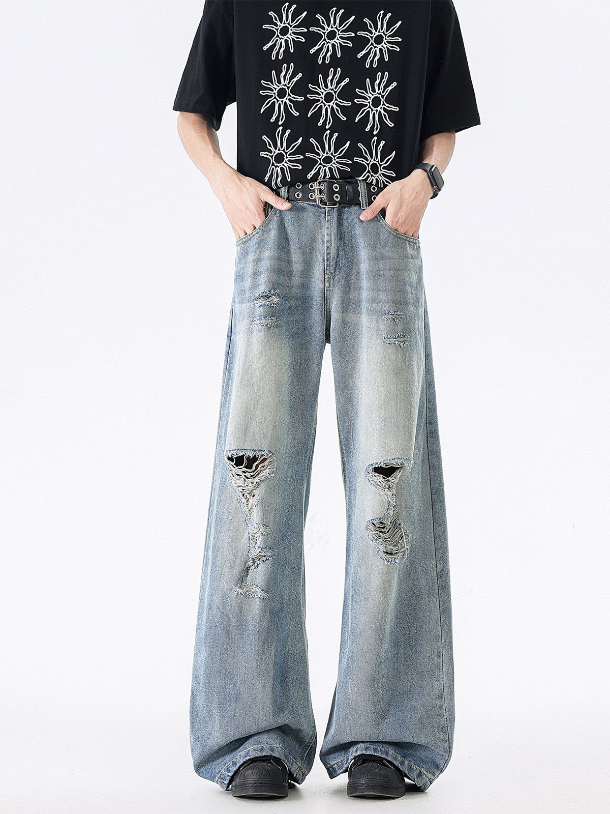 Vintage Men's Blue Retro Loose-Fit Wide-Leg Distressed Jeans Size US 32 / EU 48 - 1 Thumbnail