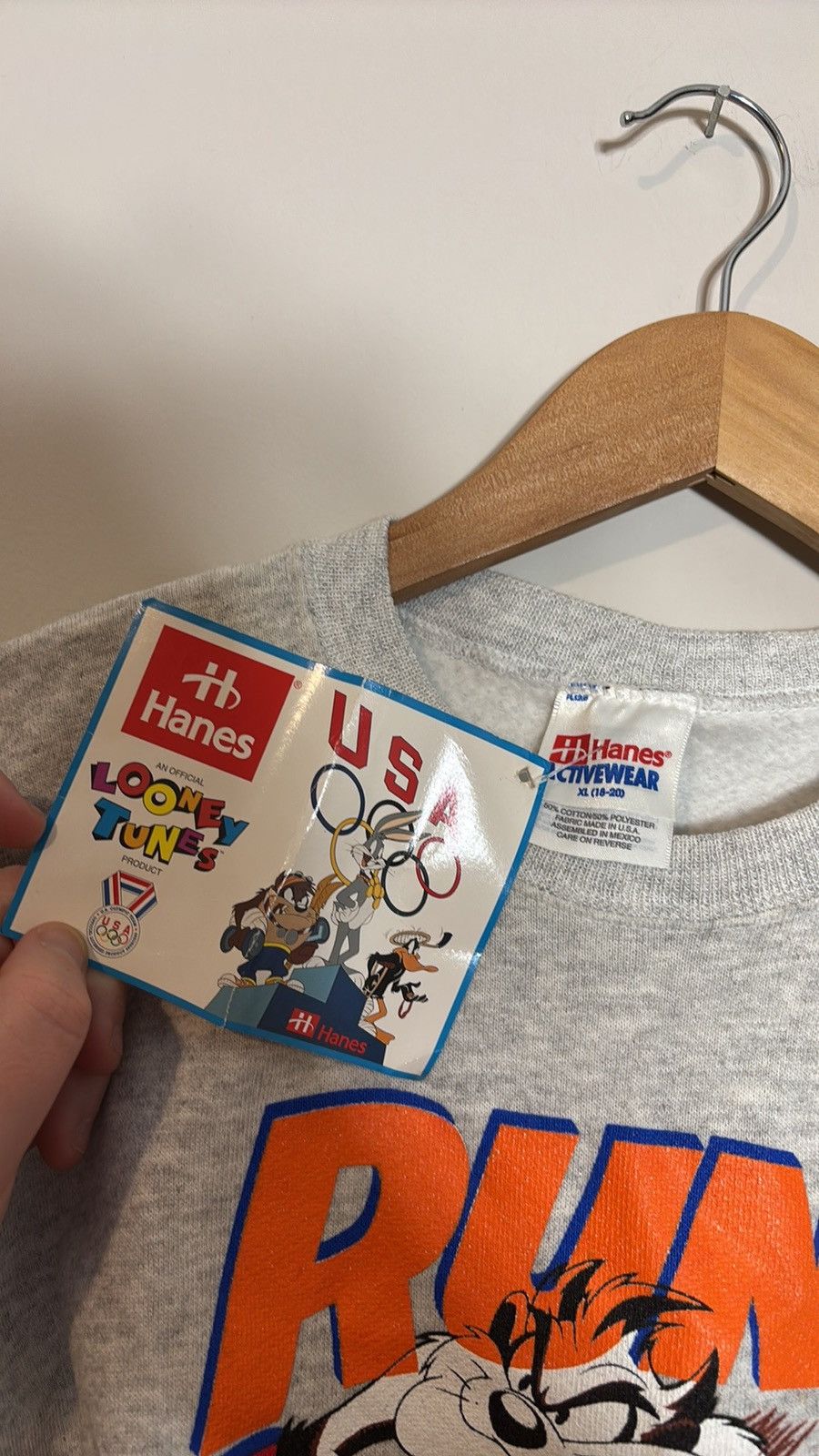 Vintage Vintage Team USA Olympics Taz Crewneck Size US S / EU 44-46 / 1 - 4 Thumbnail