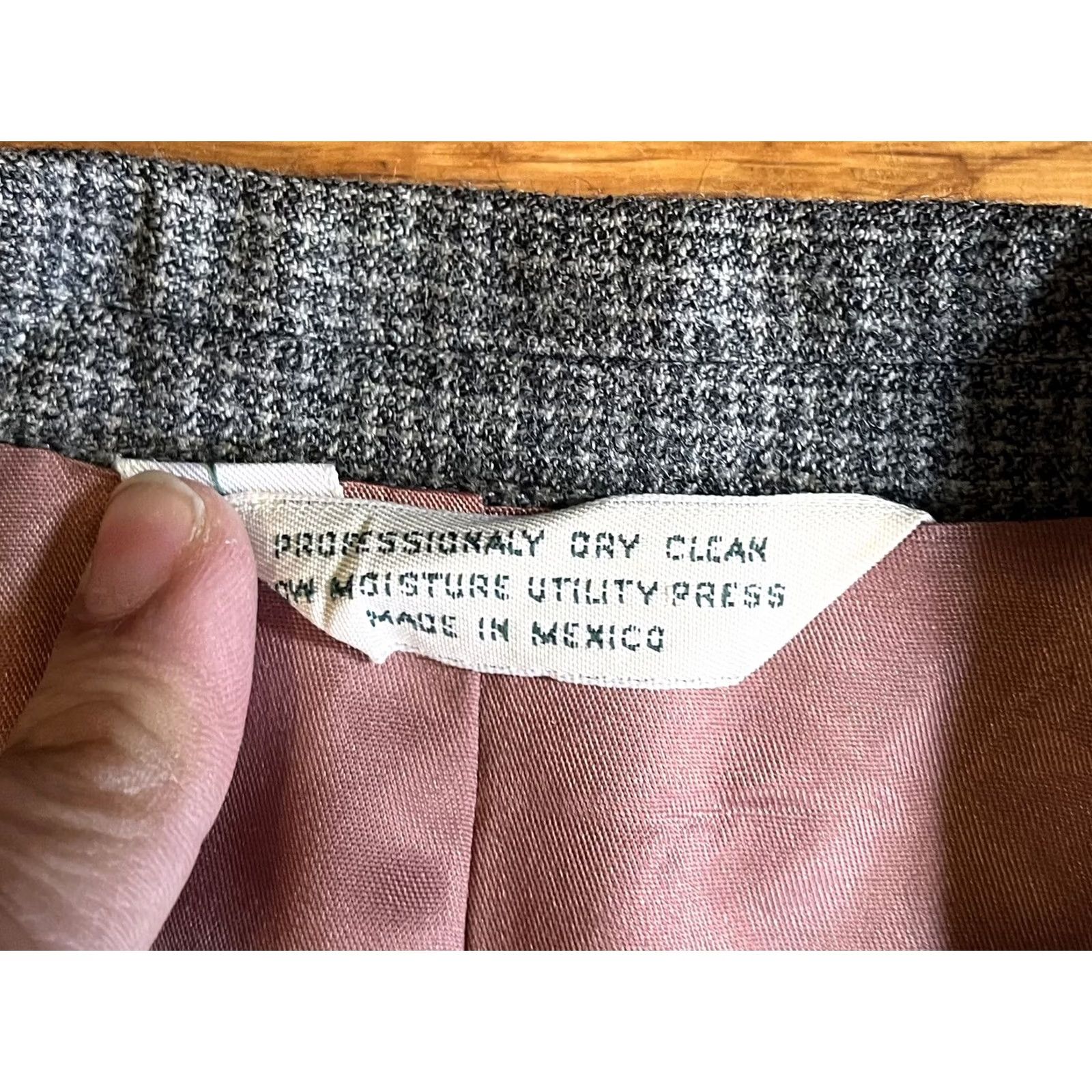 Evan Picone VINTAGE Evan Picone Blazer Mens 42R Grey Houndstooth Jacket Blazer Double-Breasted Notch Lapel Wool 44 Chest Regular Fit 2 Piece || Mens Size 42R - 5 Thumbnail