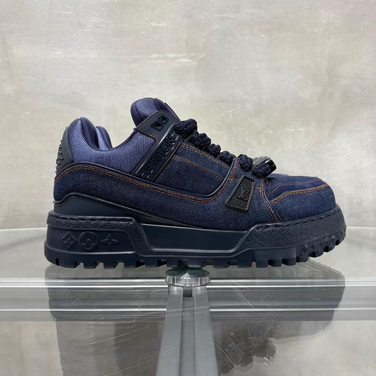 Louis Vuitton LV Trainer Maxi Blue Denim Round Toe UK5 (39) BNIB Size US 7.5 / IT 37.5 - 4 Thumbnail