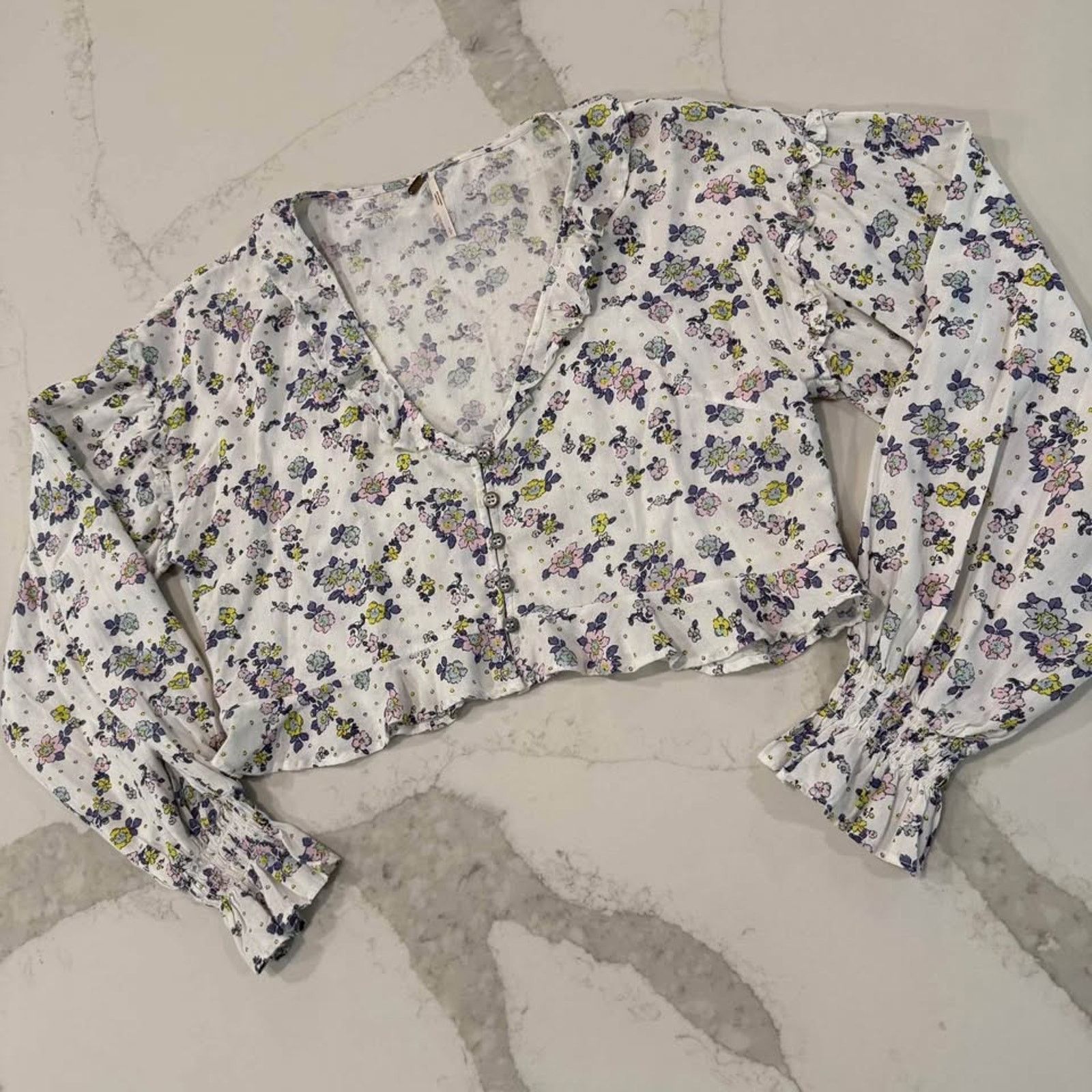 Free People Free People Secret Garden CropTop Ruffled VNeck Womens Small Size S / US 4 / IT 40 - 2 Thumbnail