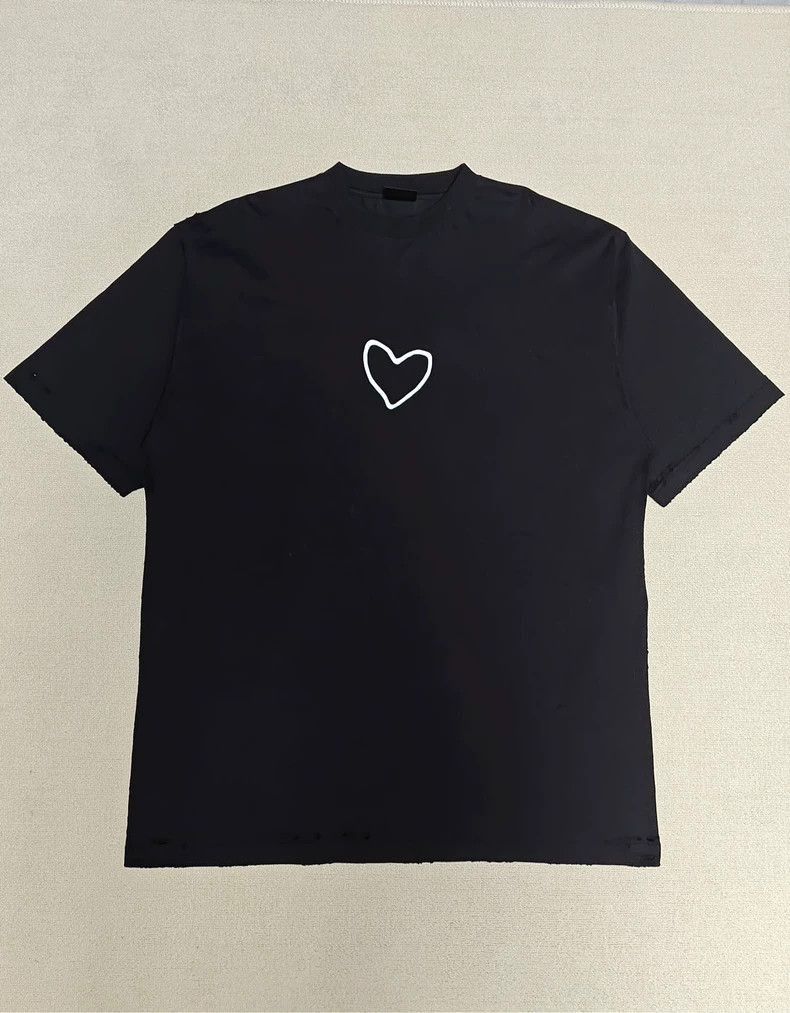 Balenciaga Balenciaga Balenciaga Heart Embossed Short Sleeve Tee-2506 Size US L / EU 52-54 / 3 - 1 Thumbnail