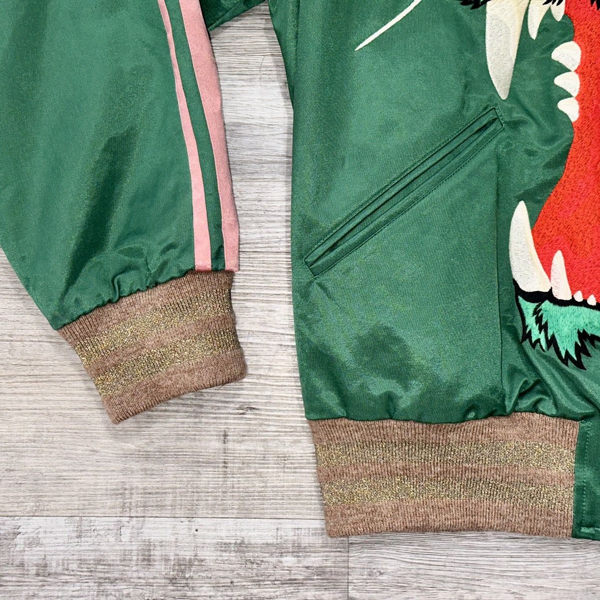 Gucci GUCCI GREEN PINK SATIN EMBROIDERED PANTHER BOMBER SIZE 50 L Size US L / EU 52-54 / 3 - 3 Thumbnail